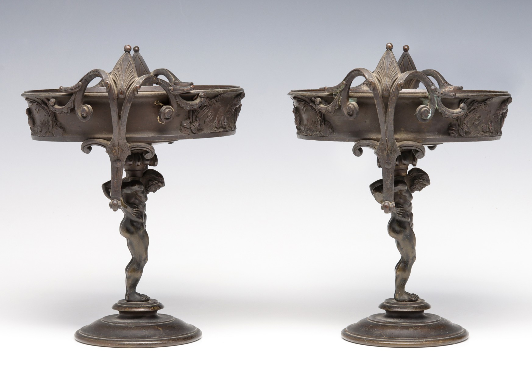 A PAIR EARLY 20TH CENTURY FIGURAL MALE BRONZE TAZZA