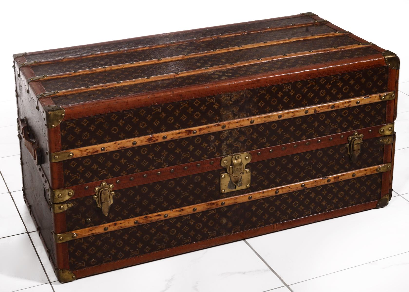 A FINE LARGE LOUIS VUITTON TRAVELING WARDROBE C. 1920s