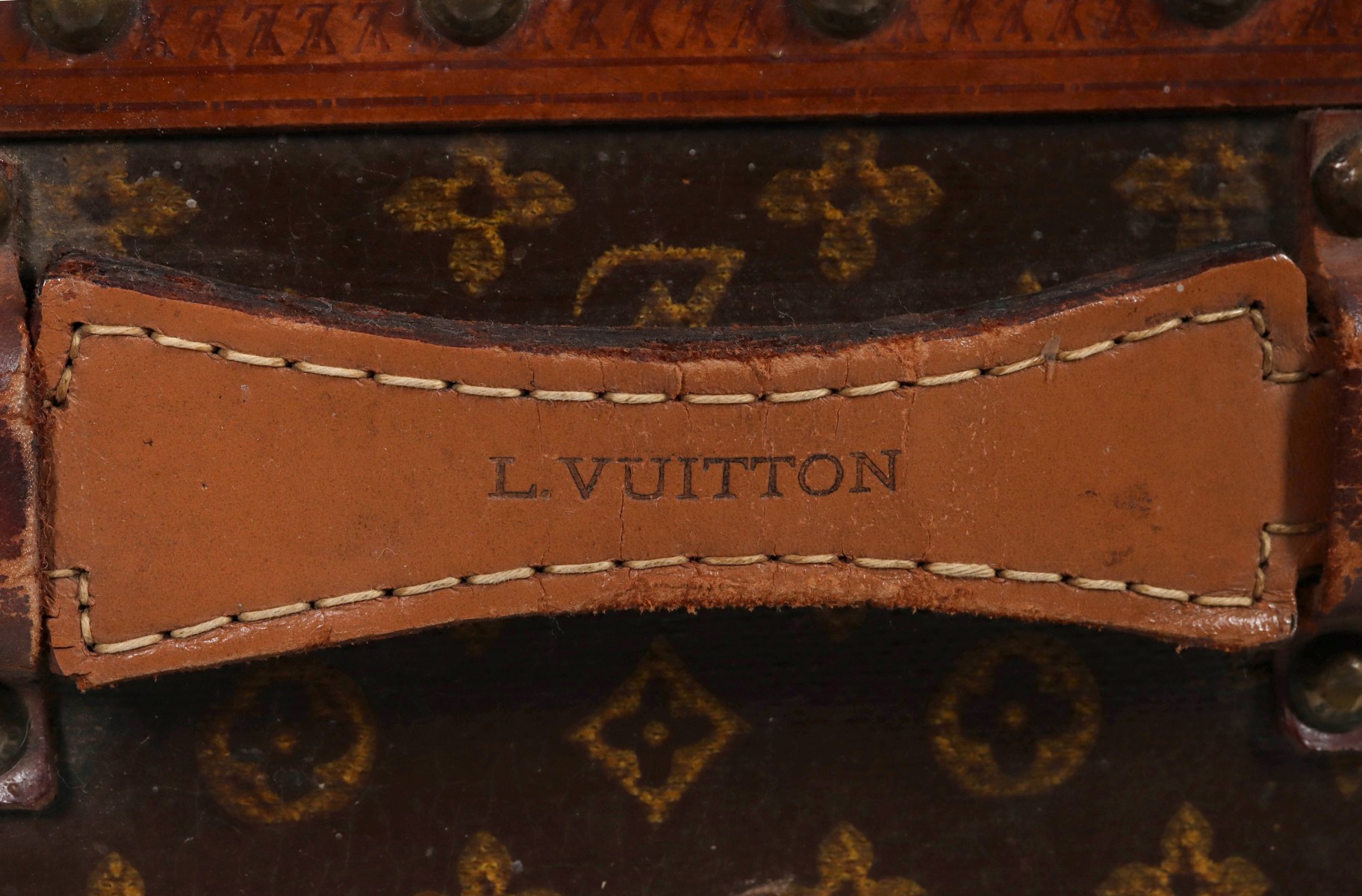 A FINE LARGE LOUIS VUITTON TRAVELING WARDROBE C. 1920s