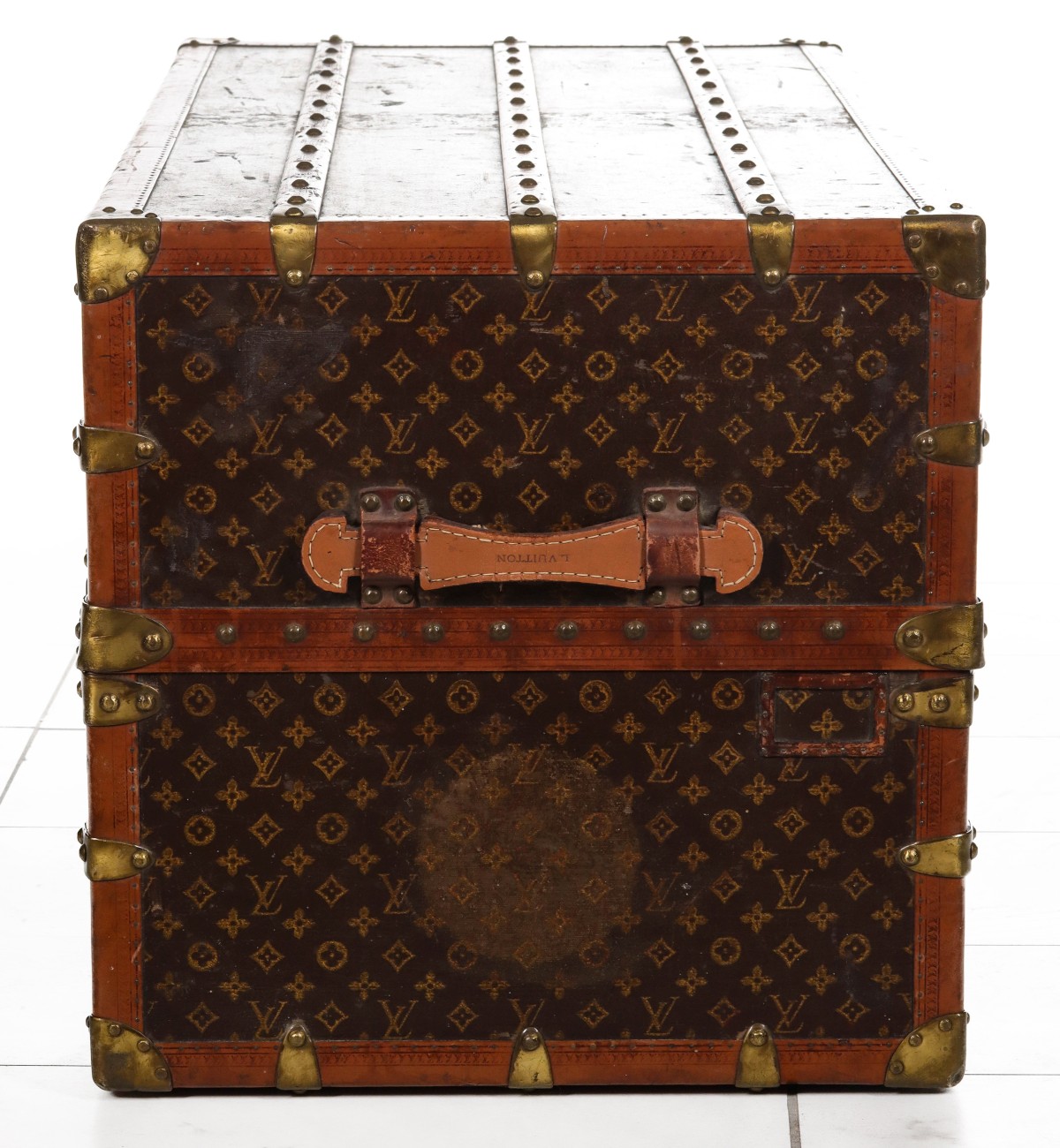 A FINE LARGE LOUIS VUITTON TRAVELING WARDROBE C. 1920s