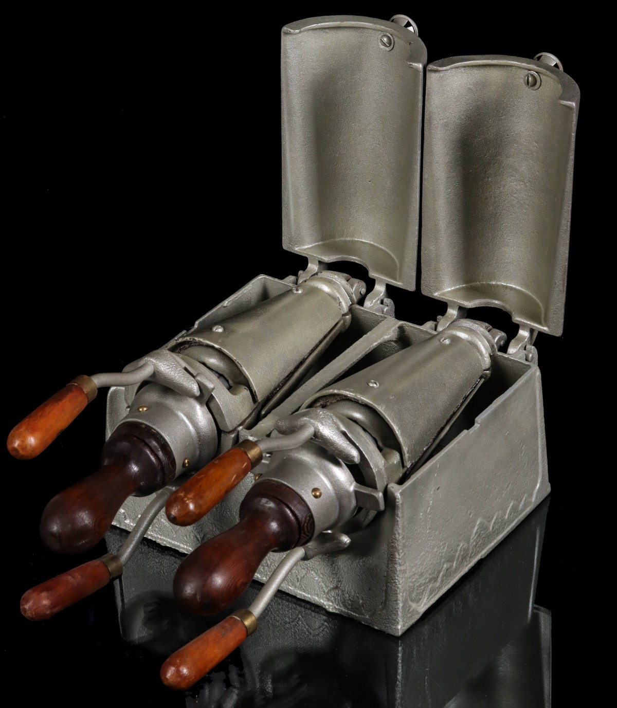 A PARISIAN CAST IRON ICE CREAM CONE MAKER CINN. OHIO