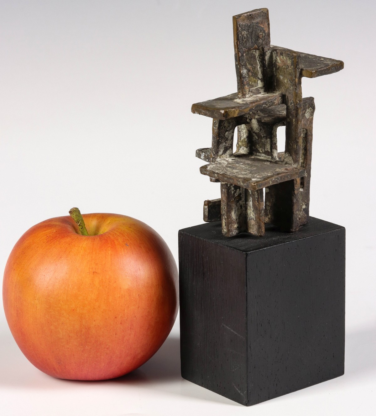 A 20TH CENT BRUTALIST STYLE PATINATED BRONZE SCULPTURE