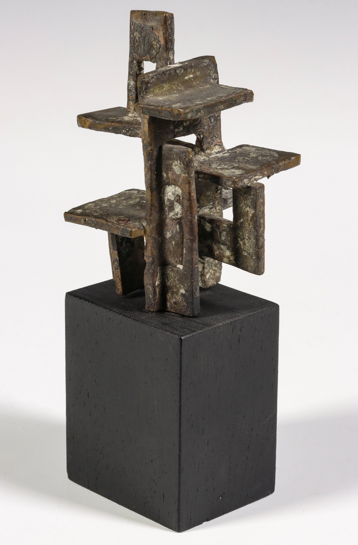 A 20TH CENT BRUTALIST STYLE PATINATED BRONZE SCULPTURE