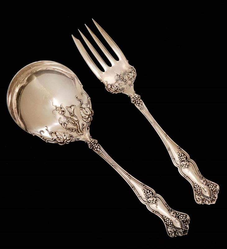 'VINTAGE' GRAPE PATTERN FLATWARE SERVING PIECES