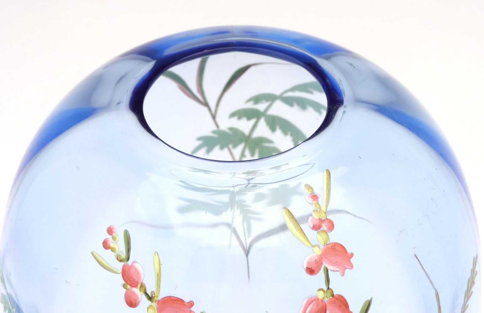 A MOSER 19C. ART GLASS VASE WITH APPLIED SALAMANDER