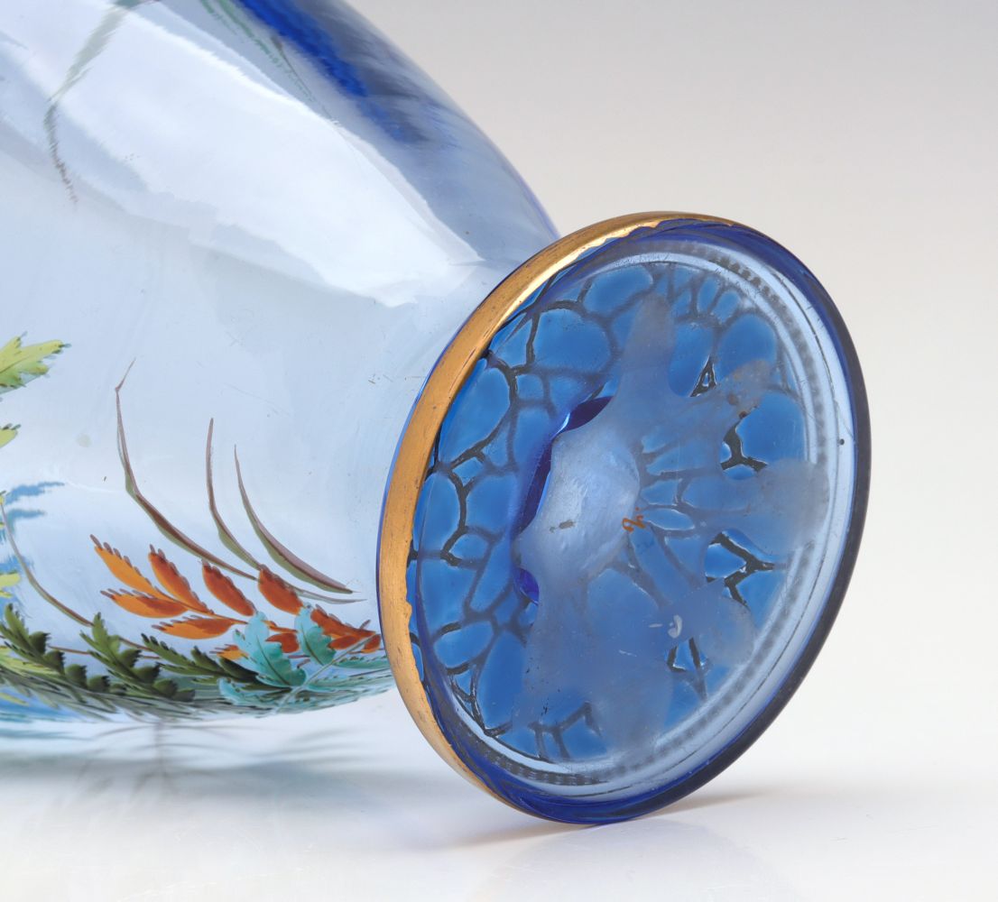 A MOSER 19C. ART GLASS VASE WITH APPLIED SALAMANDER