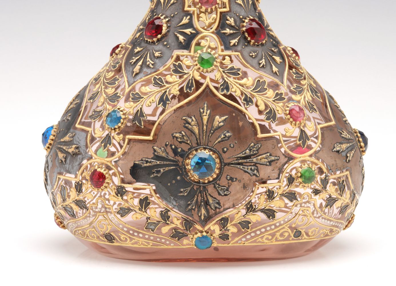 A JEWELED MOSER VASE WITH ROLLED RIM AND MUGHAL DESIGNS
