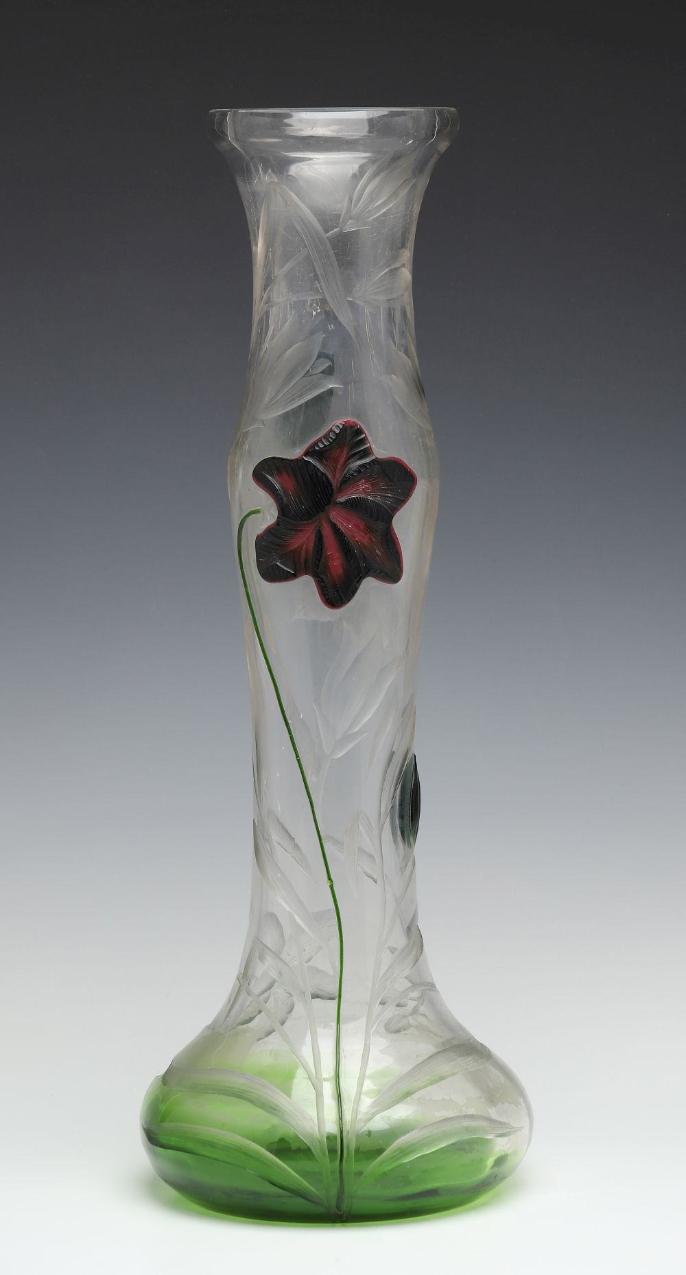 A MOSER ART NOUVEAU INFLUENCE INTAGLIO VASE WITH CAMEO