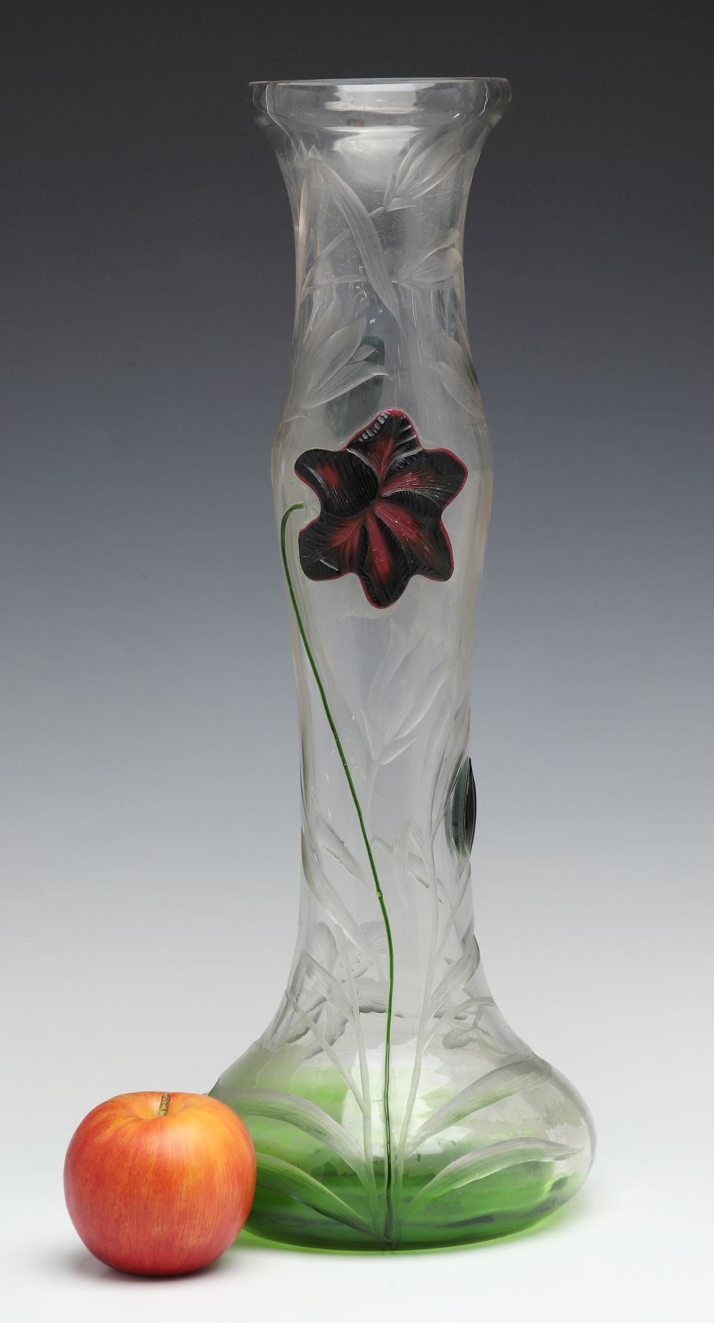 A MOSER ART NOUVEAU INFLUENCE INTAGLIO VASE WITH CAMEO