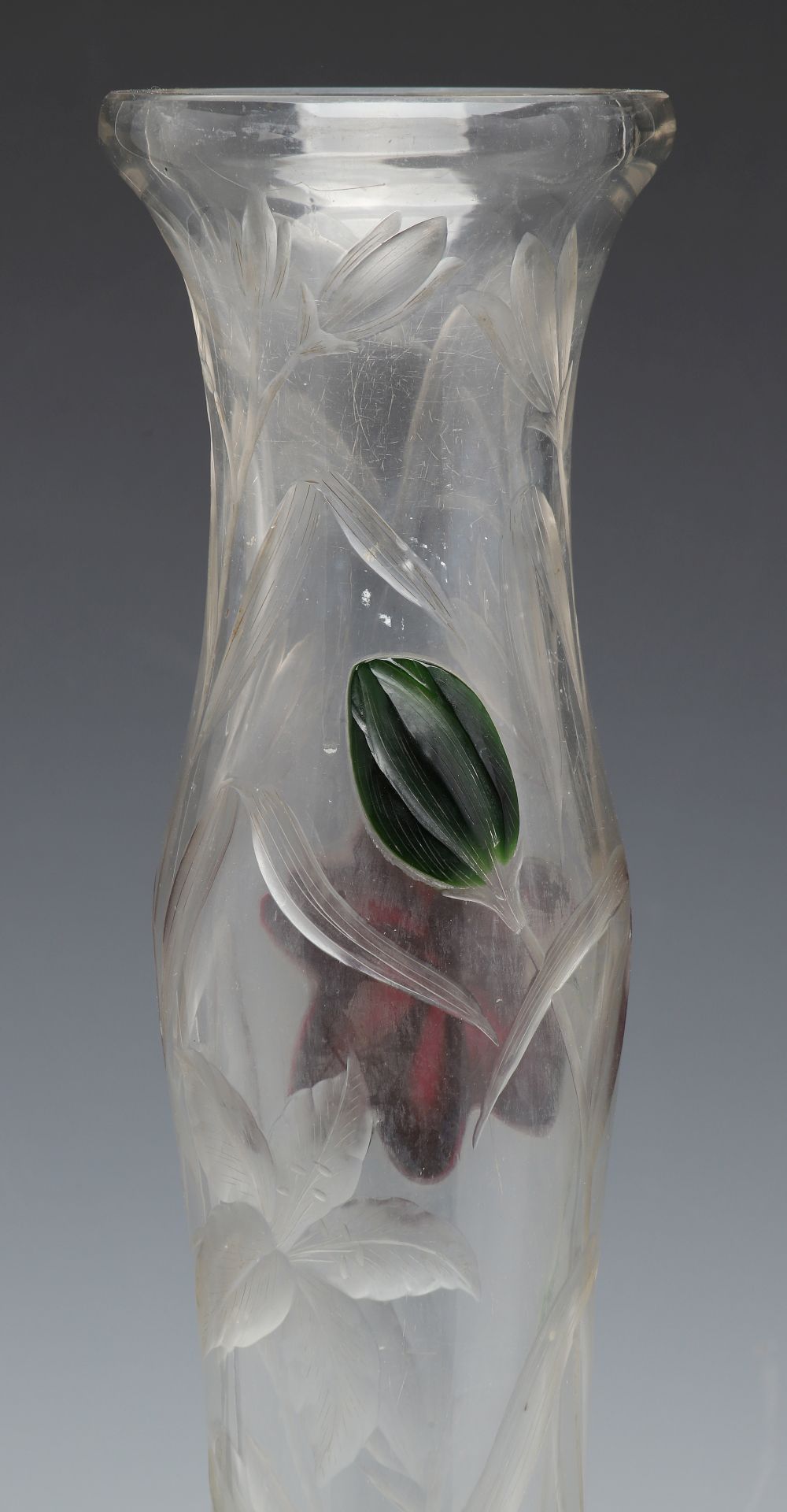 A MOSER ART NOUVEAU INFLUENCE INTAGLIO VASE WITH CAMEO