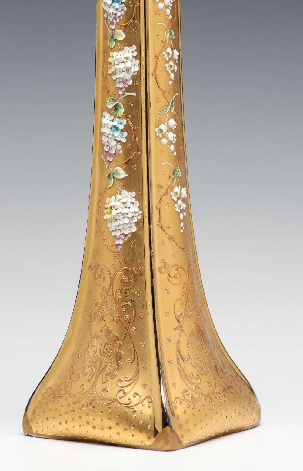 A 23-INCH BOHEMIAN ART GLASS VASE WITH FLOWER SPRAYS