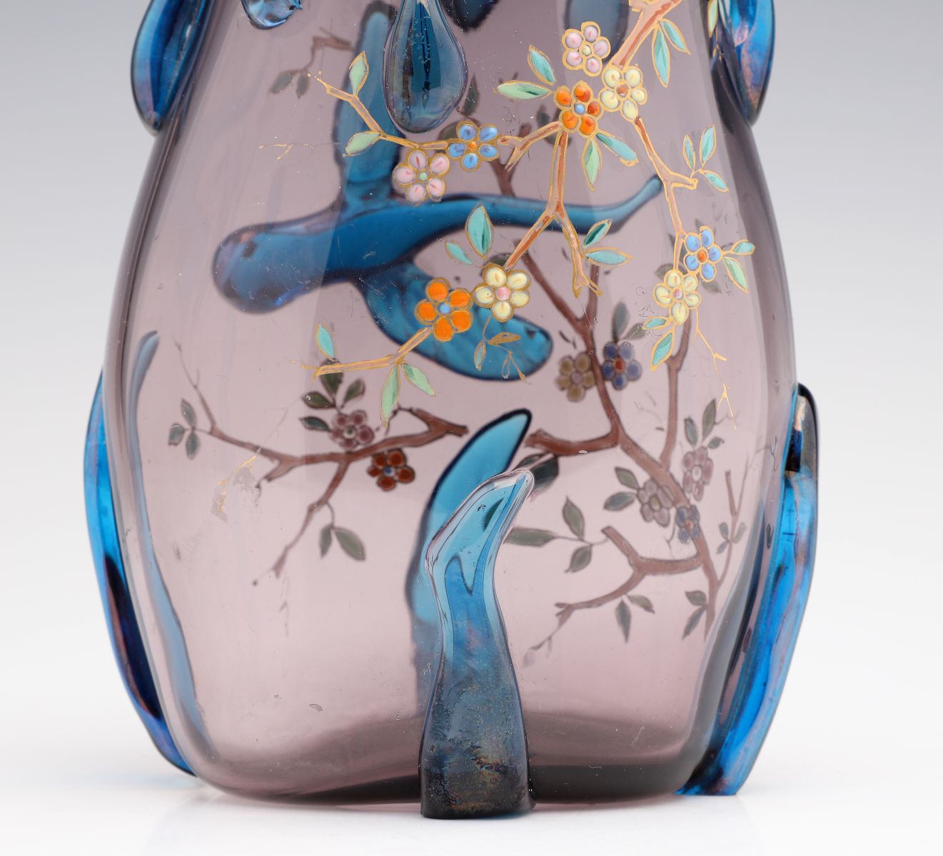 A VICTORIAN ART GLASS VASE ATTRIBUTED TO JEAN ARTHUR