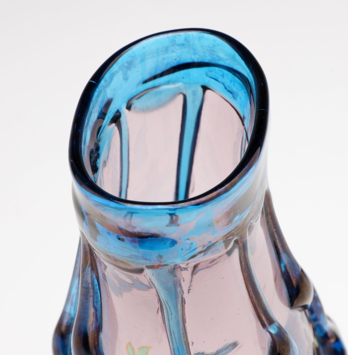 A VICTORIAN ART GLASS VASE ATTRIBUTED TO JEAN ARTHUR