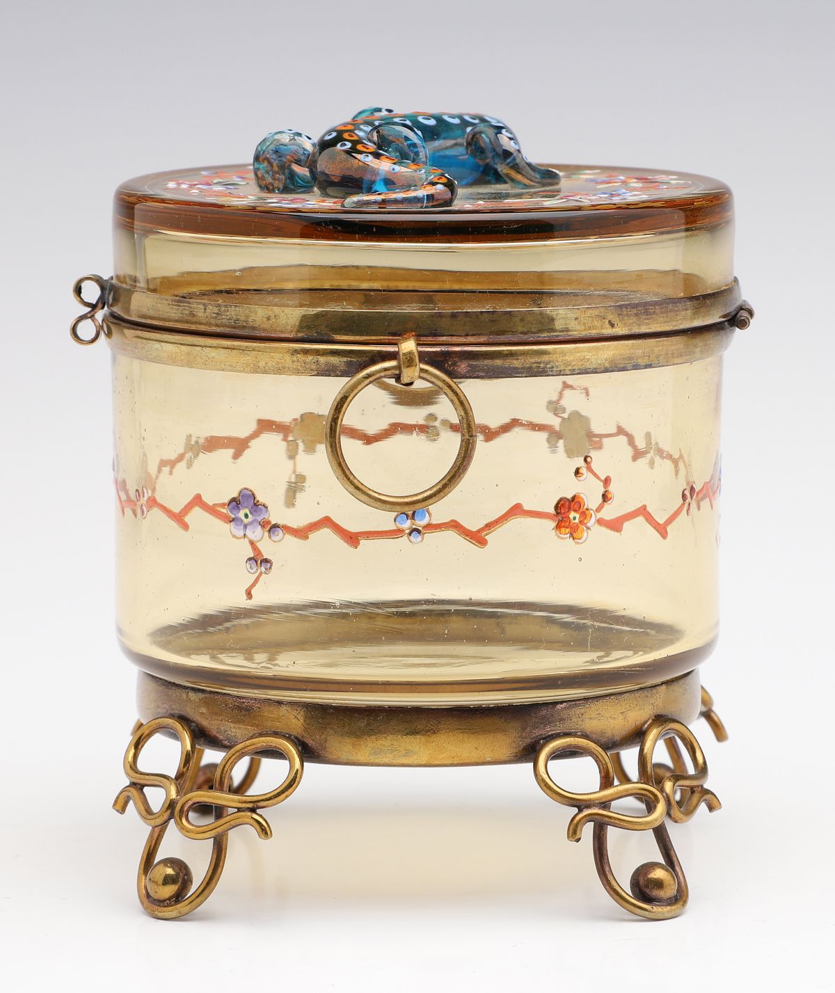 A 19C. MOSER ART GLASS TRINKET BOX WITH SALAMANDER