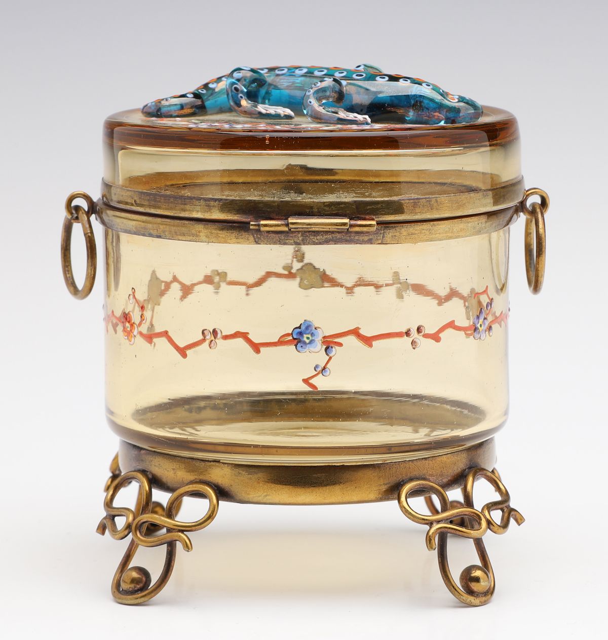 A 19C. MOSER ART GLASS TRINKET BOX WITH SALAMANDER