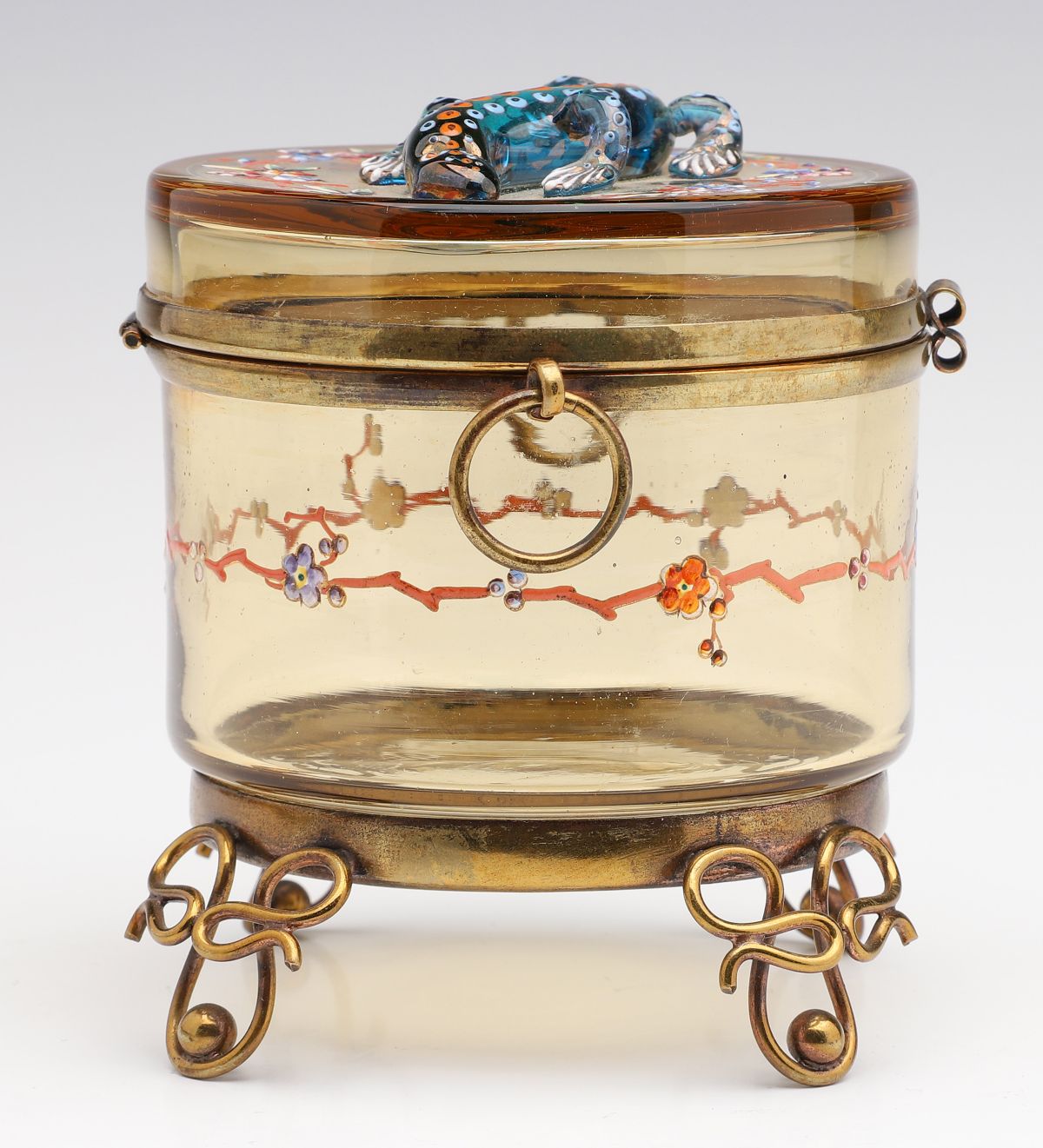 A 19C. MOSER ART GLASS TRINKET BOX WITH SALAMANDER