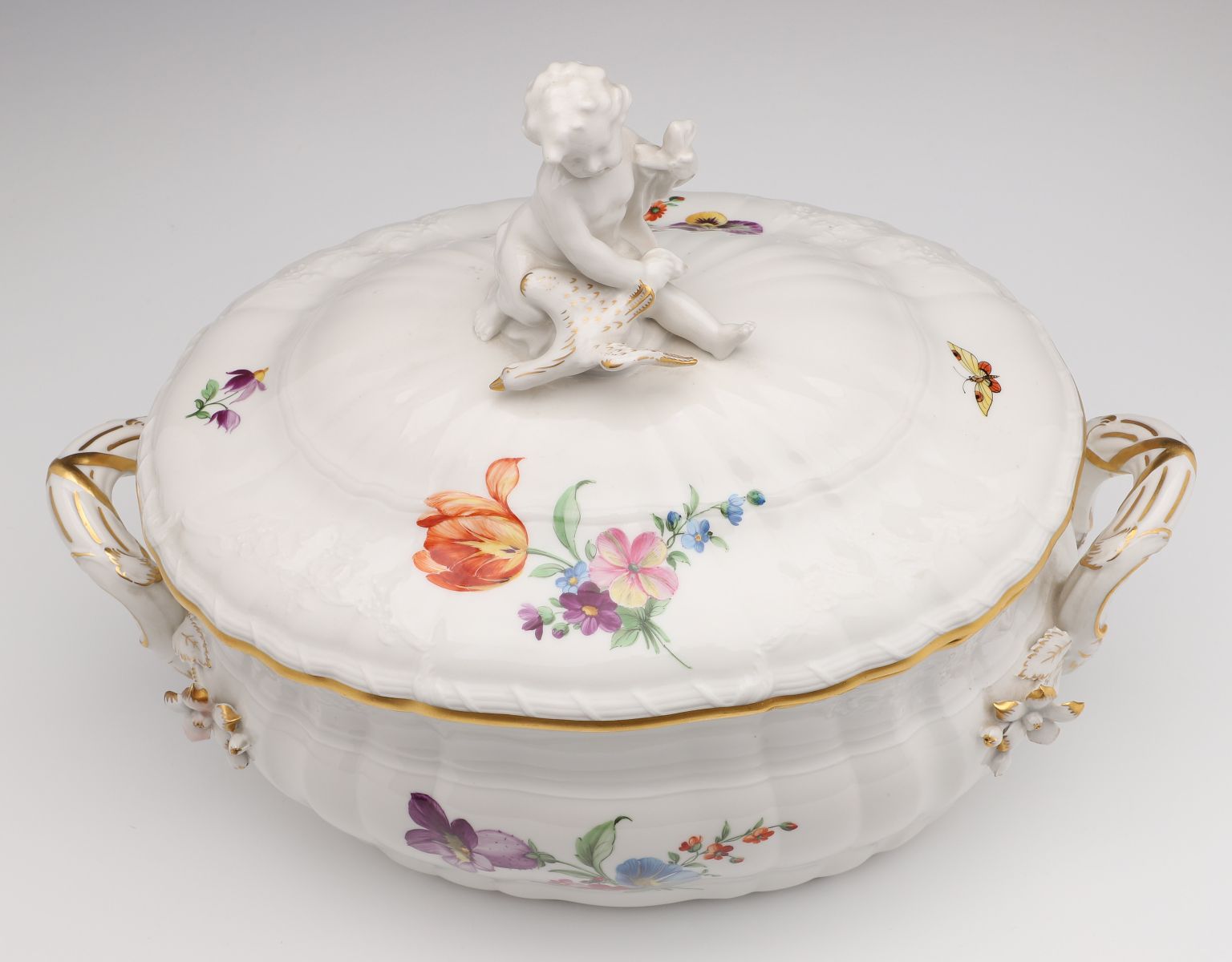 AUGARTEN AND KPM PORCELAIN TUREENS WITH PUTTO FIGURES