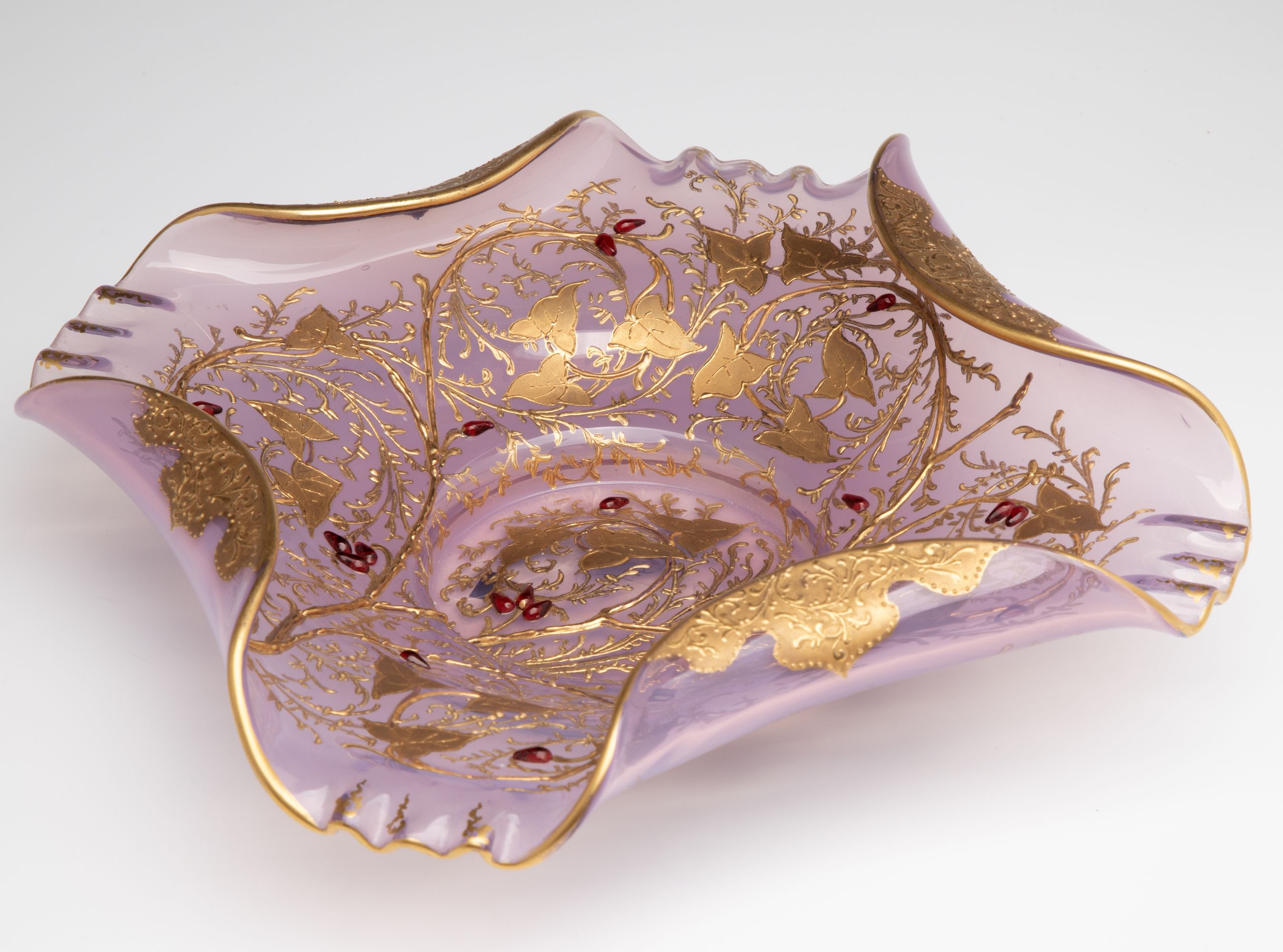 MOSER PLUM-COLORED GLASS TRAY WITH RUBY GLASS BERRIES