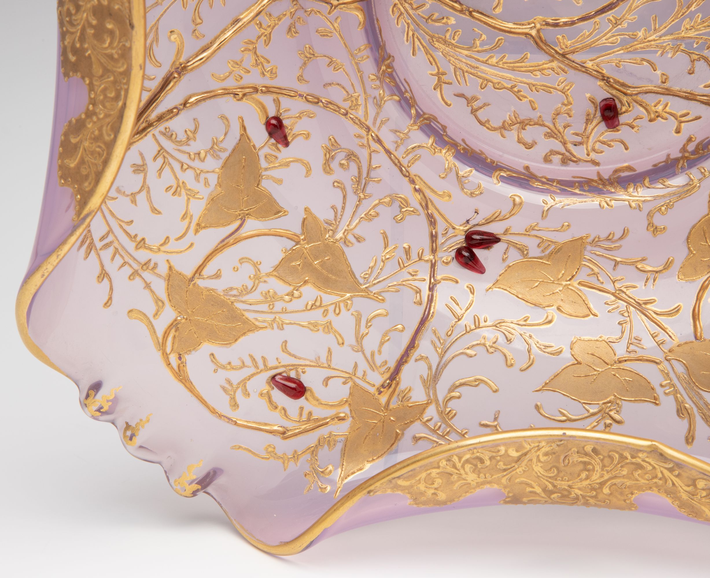 MOSER PLUM-COLORED GLASS TRAY WITH RUBY GLASS BERRIES