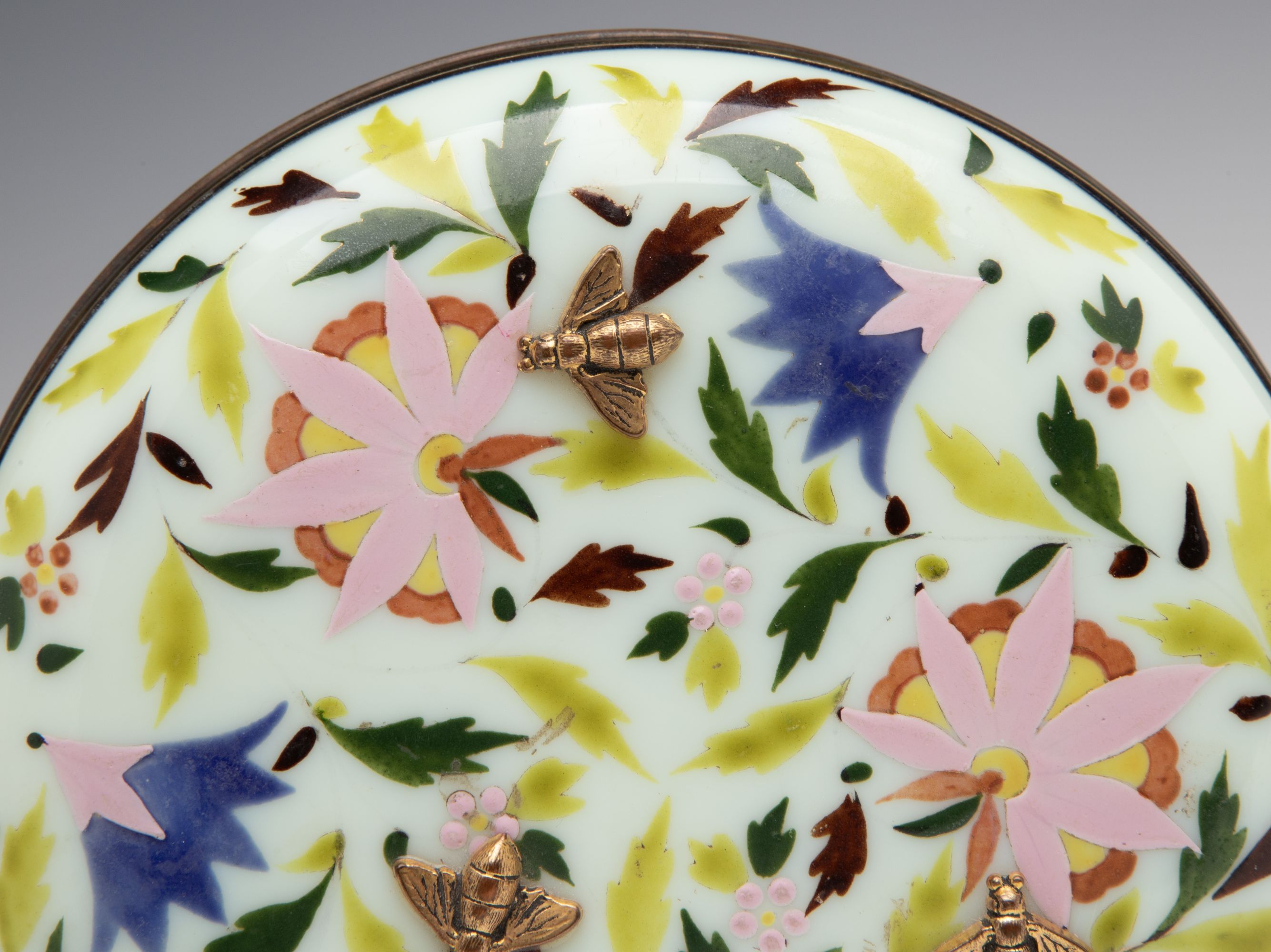 A 19C OPALINE DRESSER BOX WITH GILDED BEE APPLICATIONS