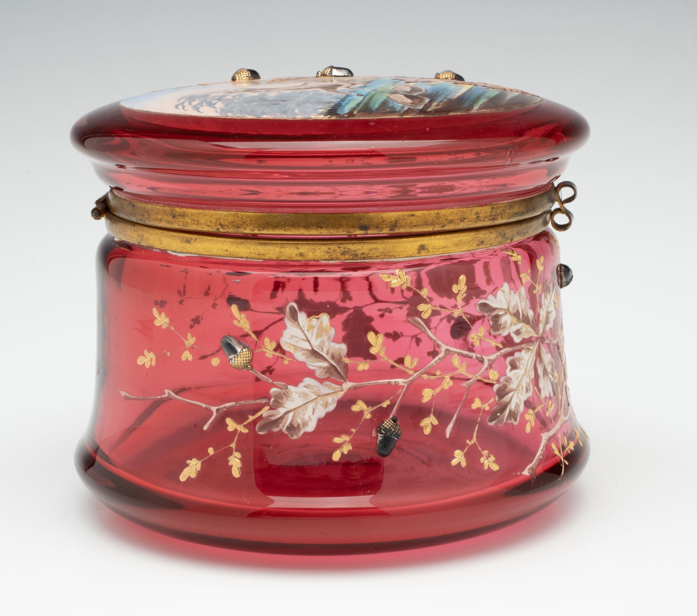 AN UNUSUAL BOHEMIAN ART GLASS POWDER BOX WITH ACORNS