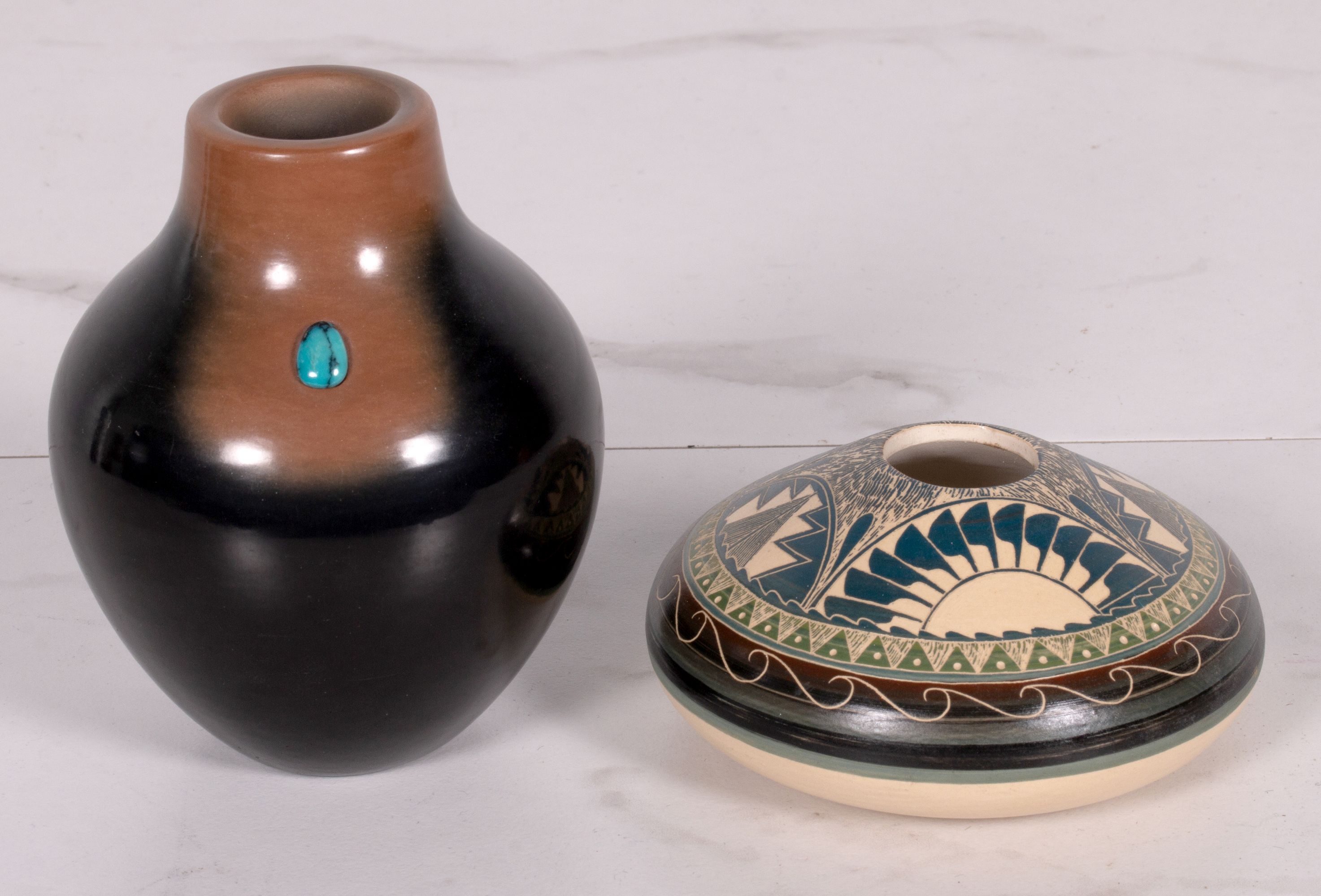 DORA TSE-PÉ (1939-2022) POTTERY VASE WITH TURQUOISE