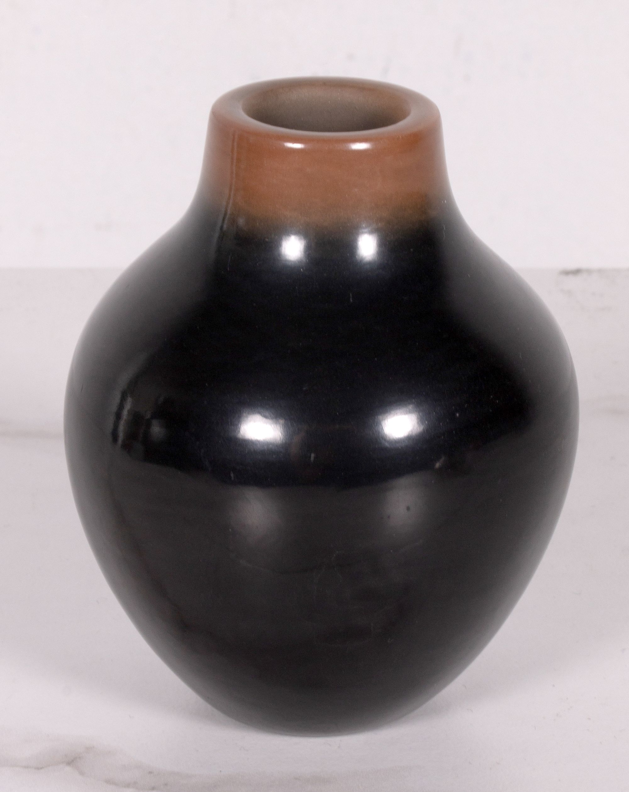 DORA TSE-PÉ (1939-2022) POTTERY VASE WITH TURQUOISE