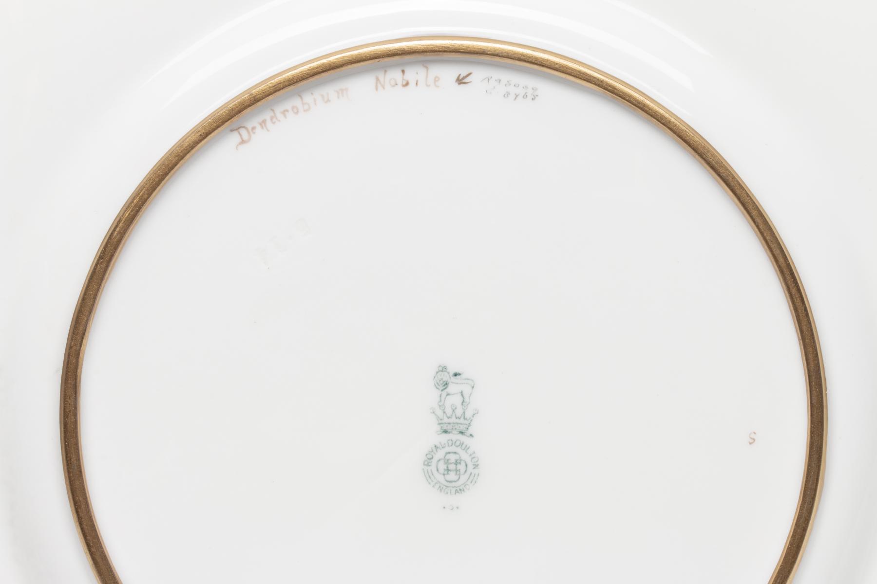 SERVICE PLATES BY ROYAL DOULTON AND ROYAL WORCESTER