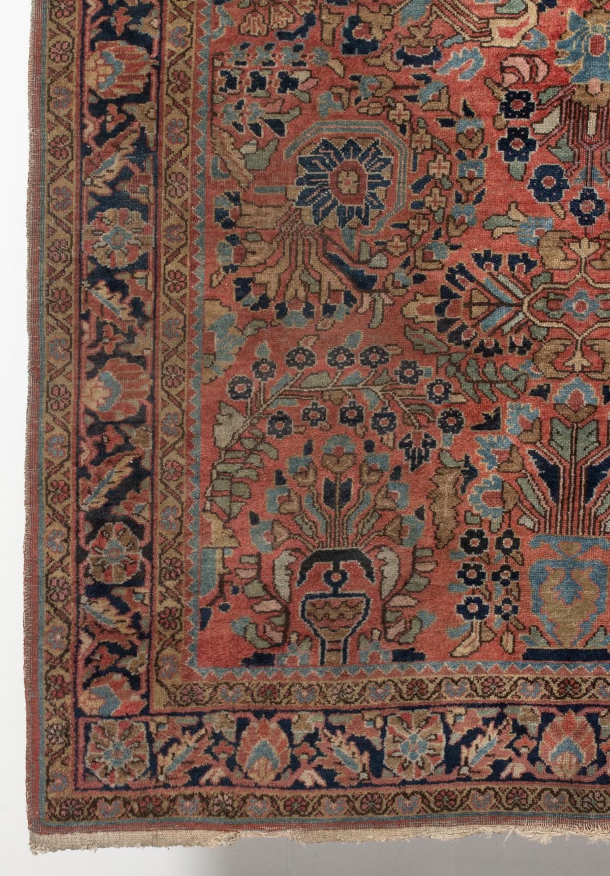 A CIRCA 1930 HANDMADE PERSIAN SAROUK AREA RUG