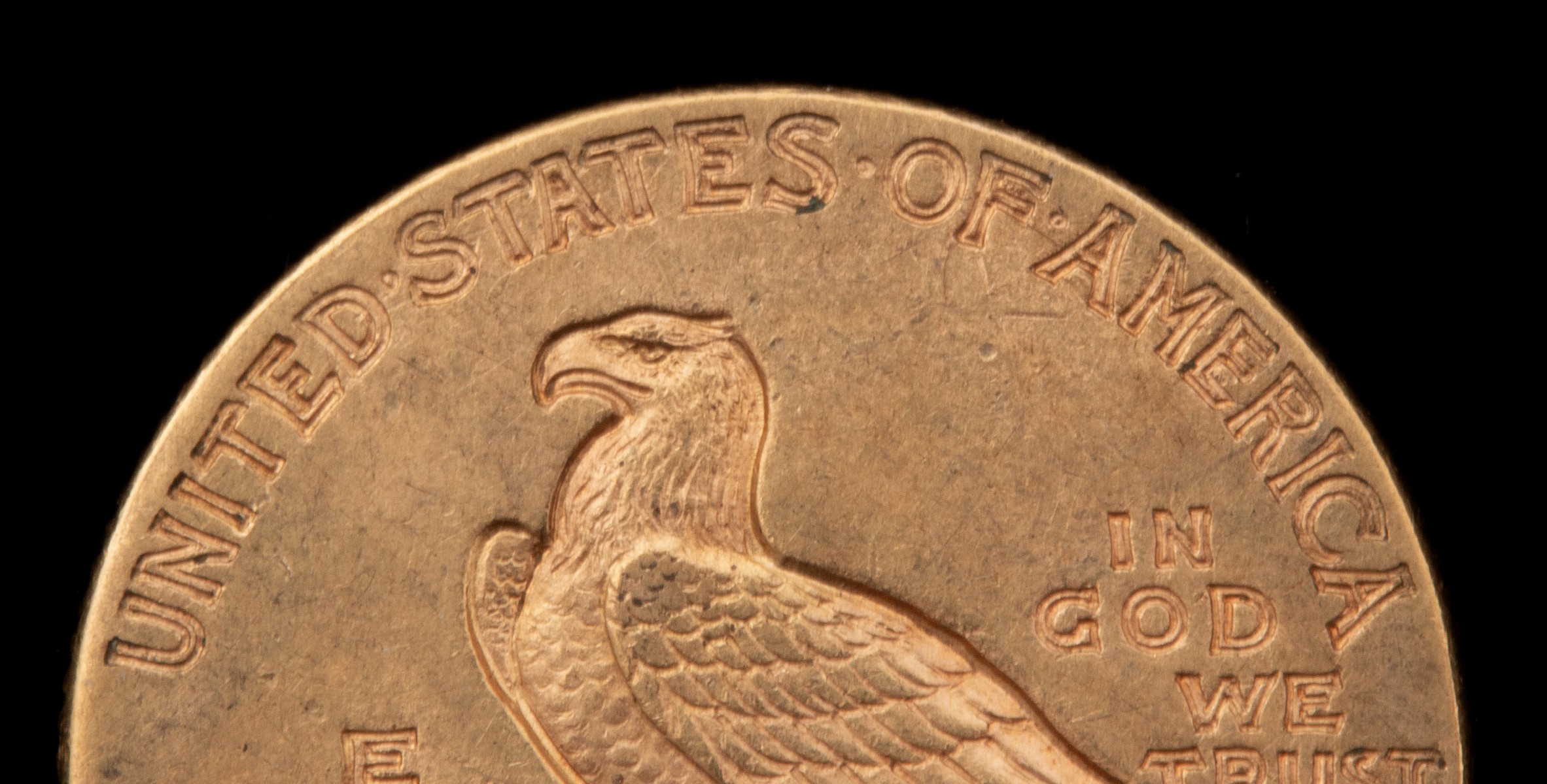 A 1915 $2.50 QUARTER EAGLE GOLD COIN