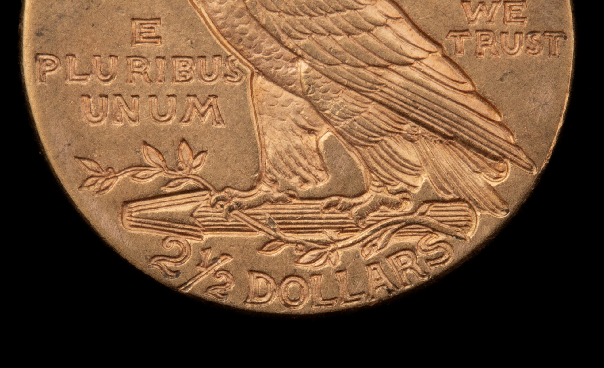 A 1915 $2.50 QUARTER EAGLE GOLD COIN