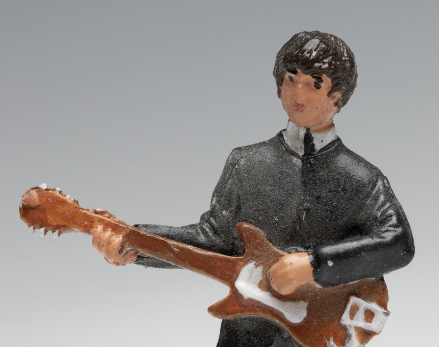 A COLLECTION OF CONTEMPORARY BEATLES COLLECTIBLES