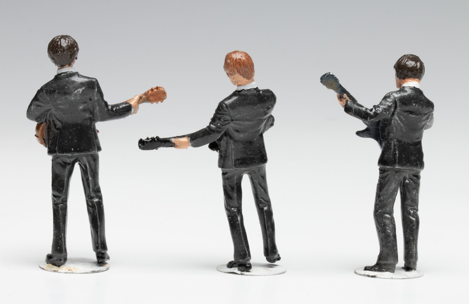 A COLLECTION OF CONTEMPORARY BEATLES COLLECTIBLES