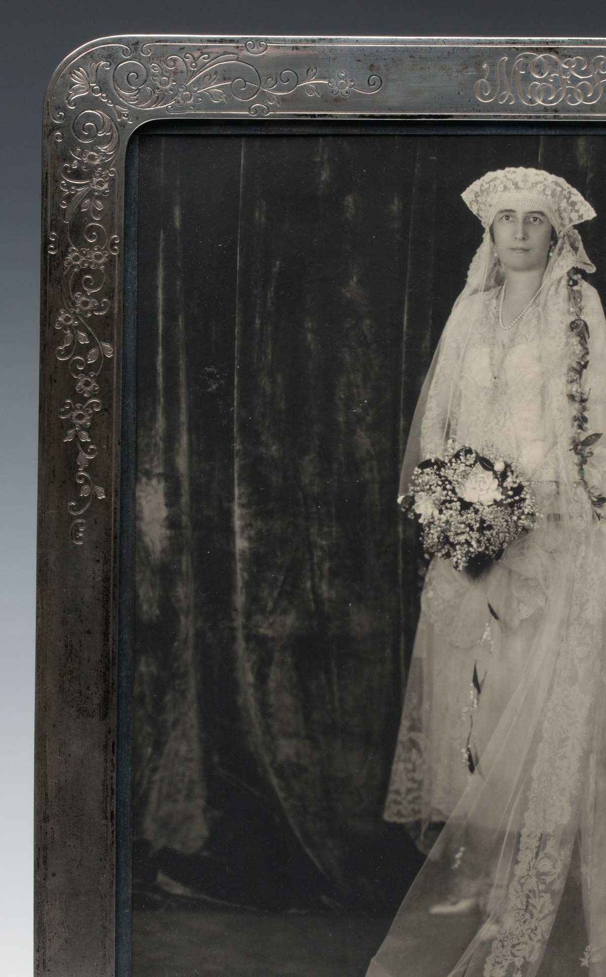 TWO EARLY 20TH CENTURY STERLING SILVER PICTURE FRAMES