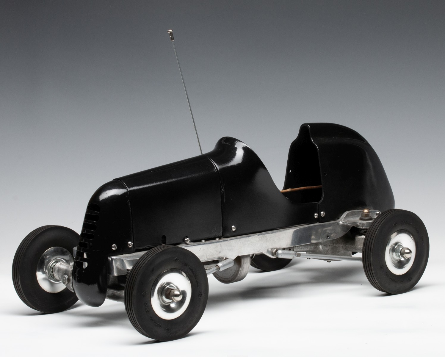 A 1939 DOOLING BROTHERS 'MERCURY' REAR DRIVE TETHER CAR