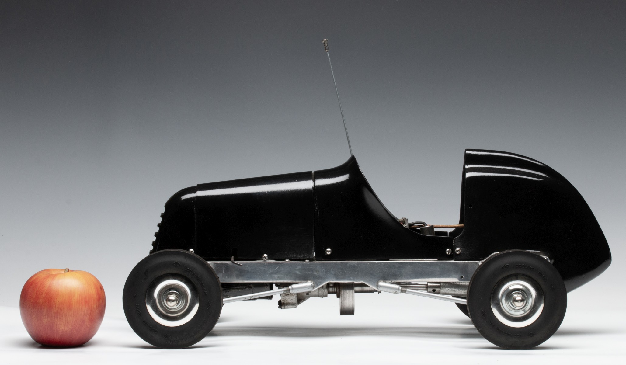 A 1939 DOOLING BROTHERS 'MERCURY' REAR DRIVE TETHER CAR