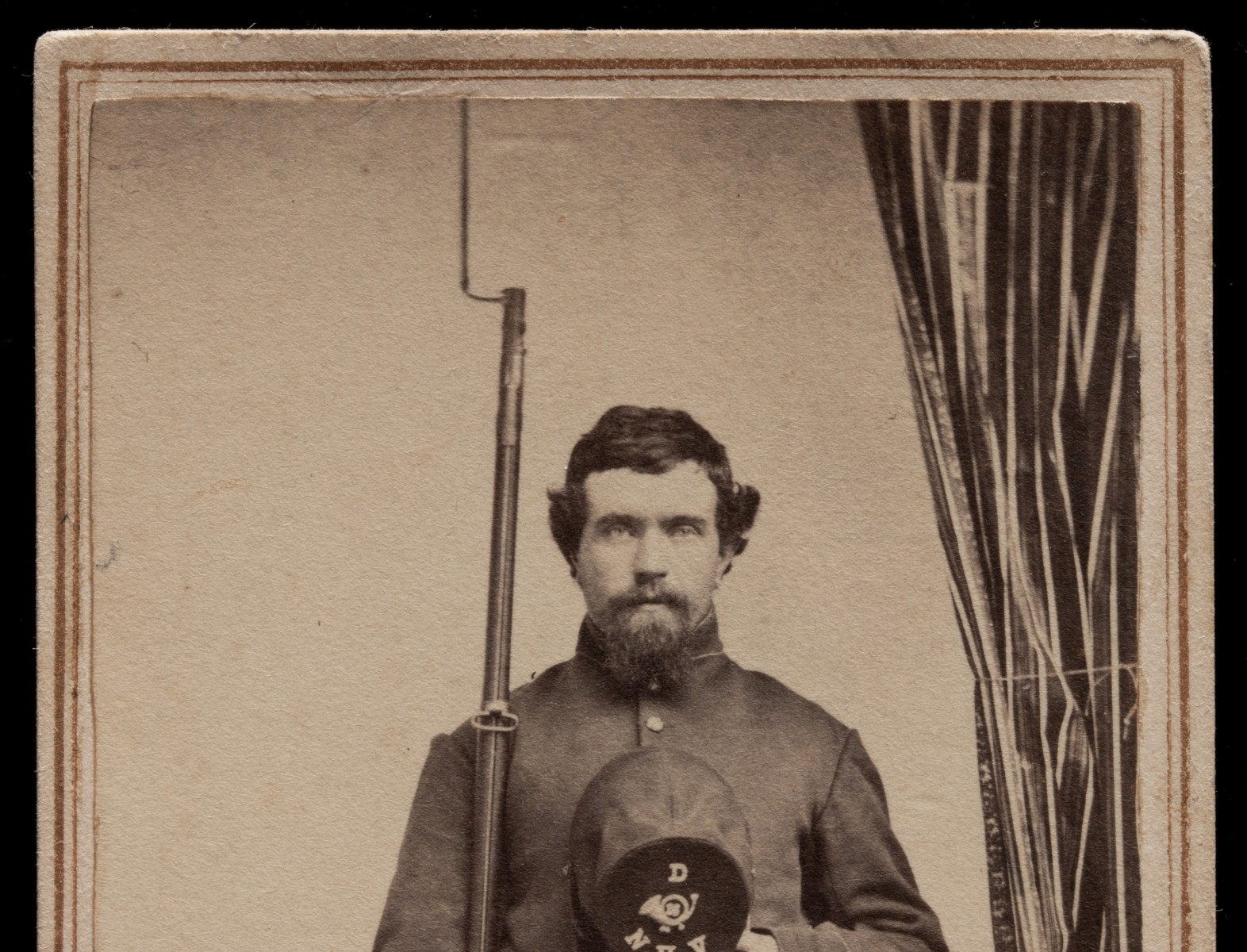 NEW HAMPSHIRE VOLUNTEERS CIVIL WAR SOLDIER WITH MUSKET