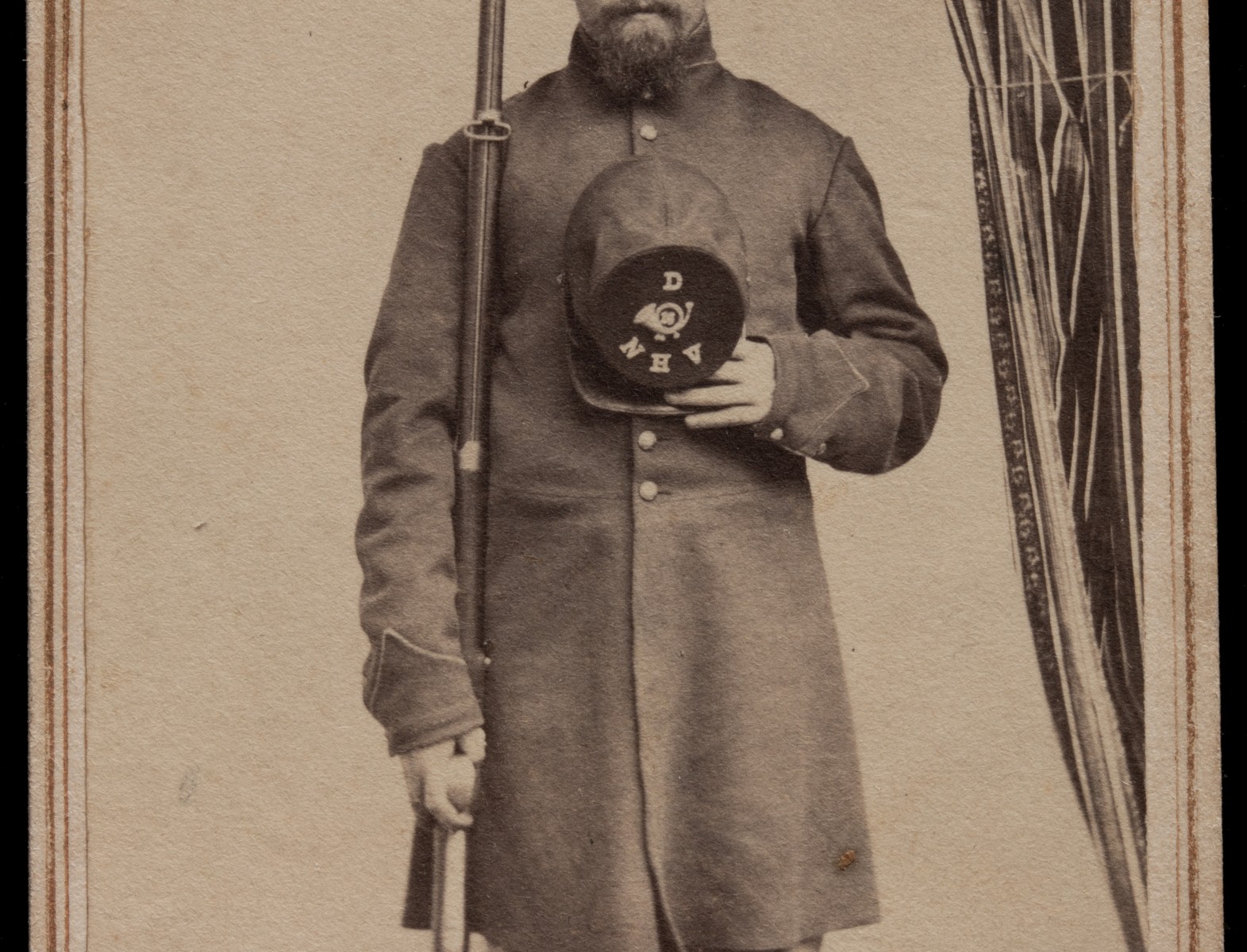 NEW HAMPSHIRE VOLUNTEERS CIVIL WAR SOLDIER WITH MUSKET