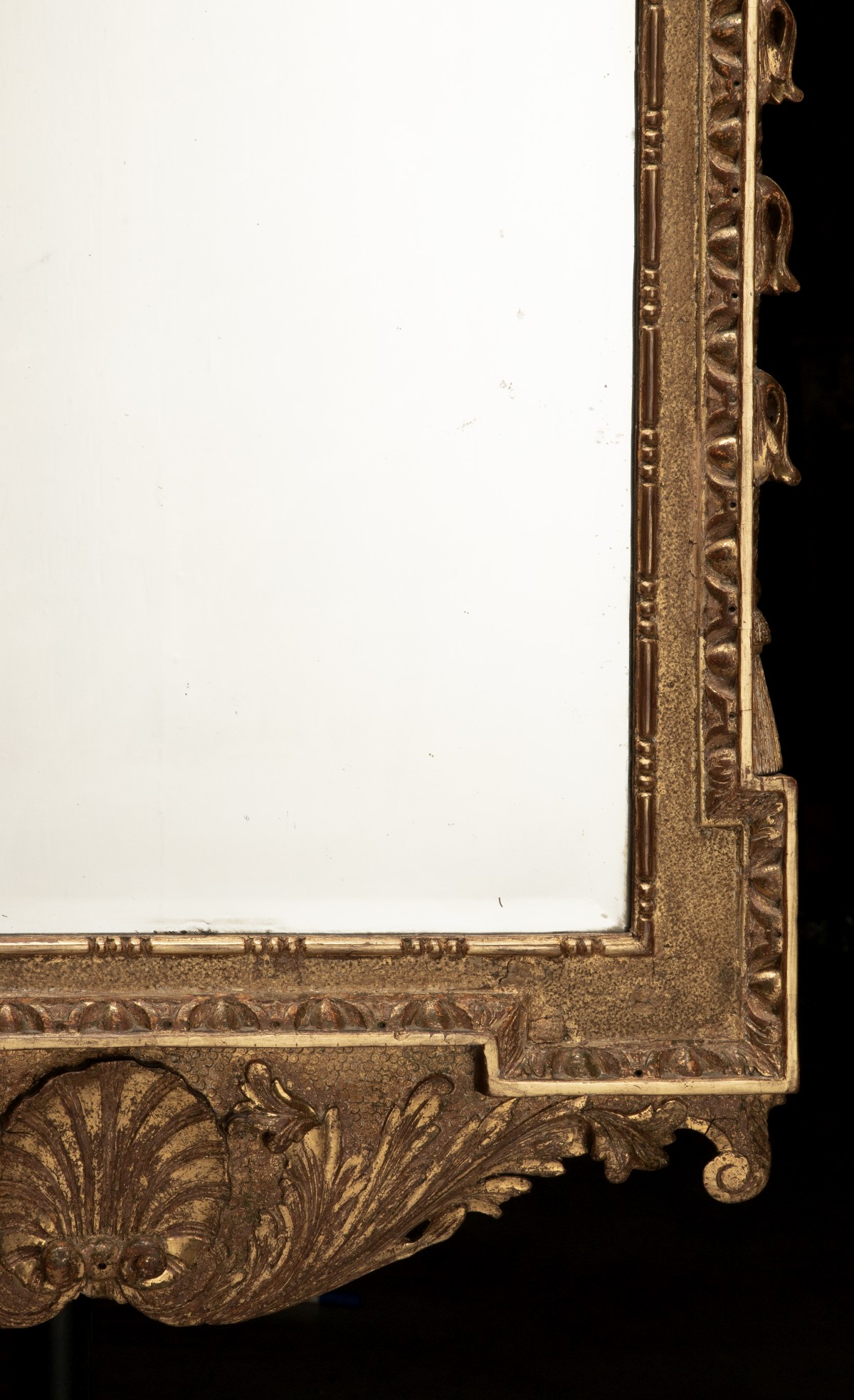 A VERY FINE GEORGE II 18TH CENTURY GILTWOOD MIRROR