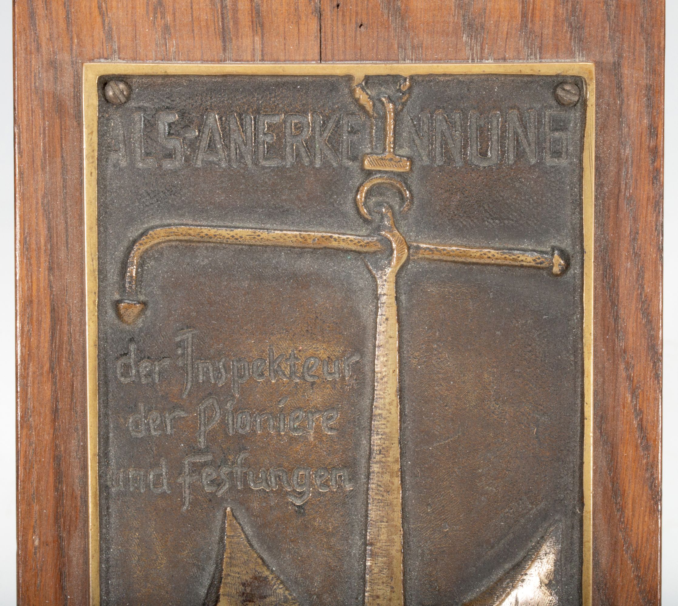 A GERMAN BRONZE INSPECTOR OF PIONEER HONOR PLAQUE