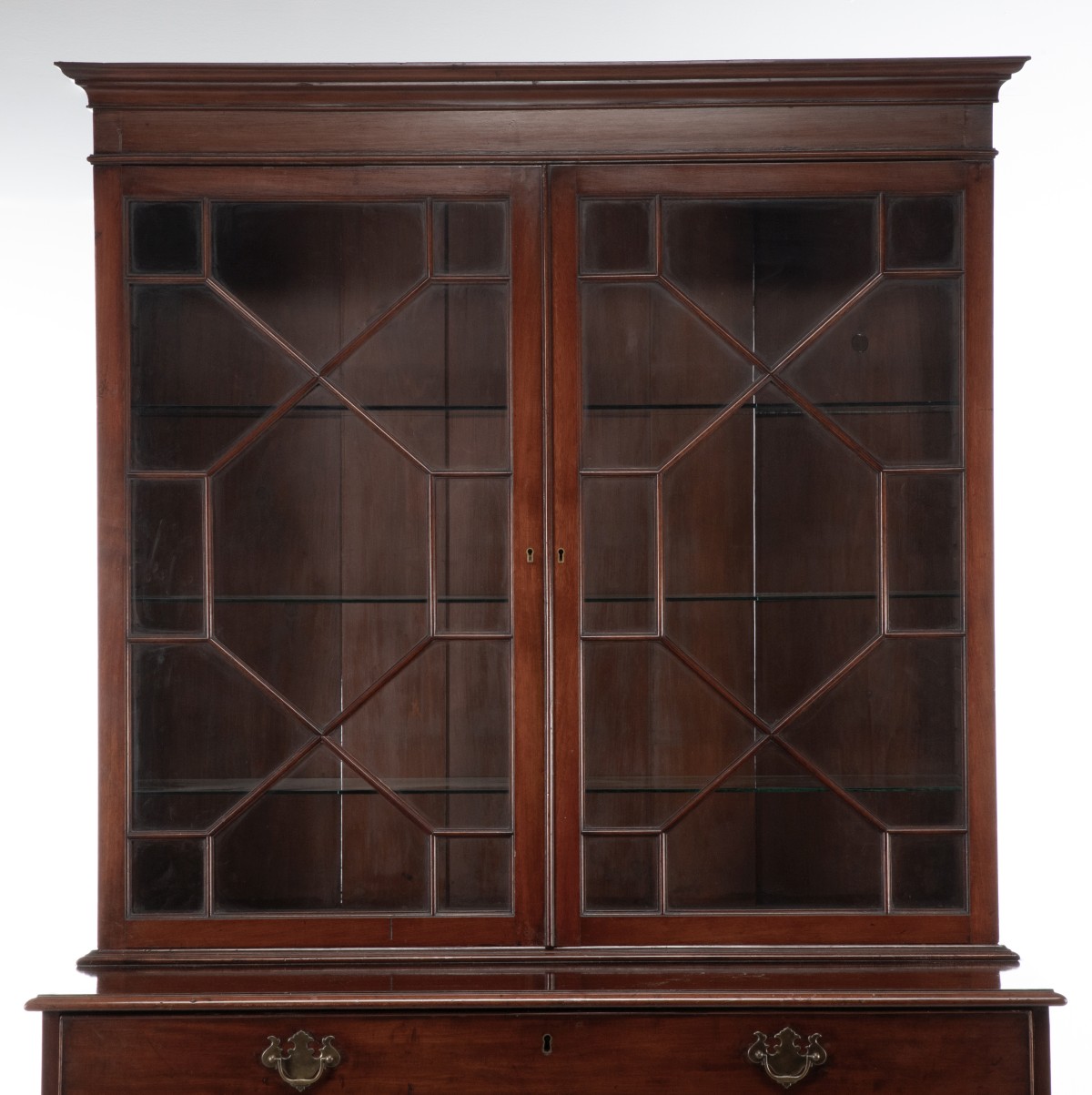 A CIRCA 1800 HEPPLEWHITE MAHOGANY SECRETARY BOOKCASE