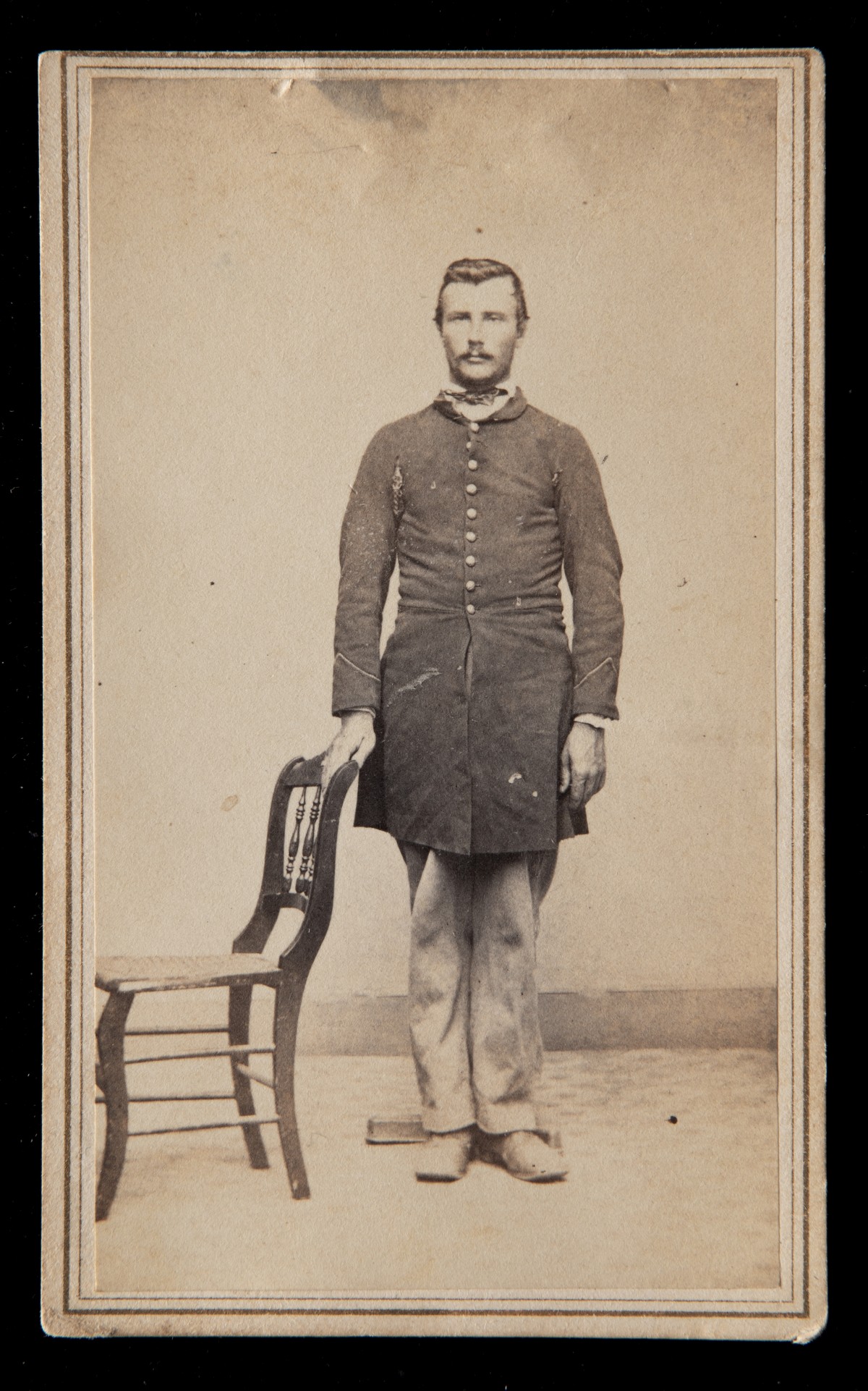 FOUR CDV IMAGES OF CIVIL WAR SOLDIERS, TWO W/TAX STAMPS