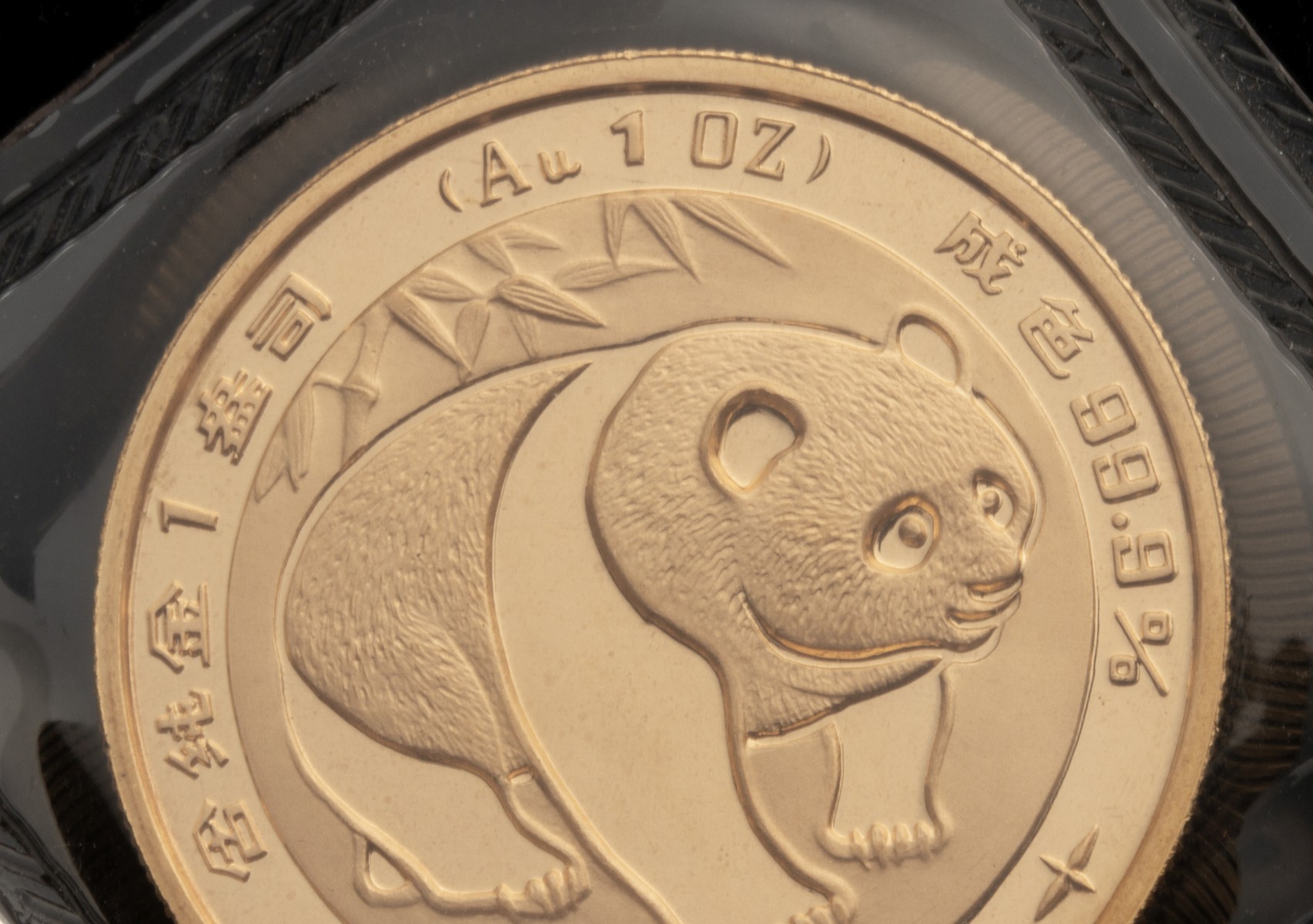 A 1983 CHINESE 1 OZ. GOLD PANDA COIN