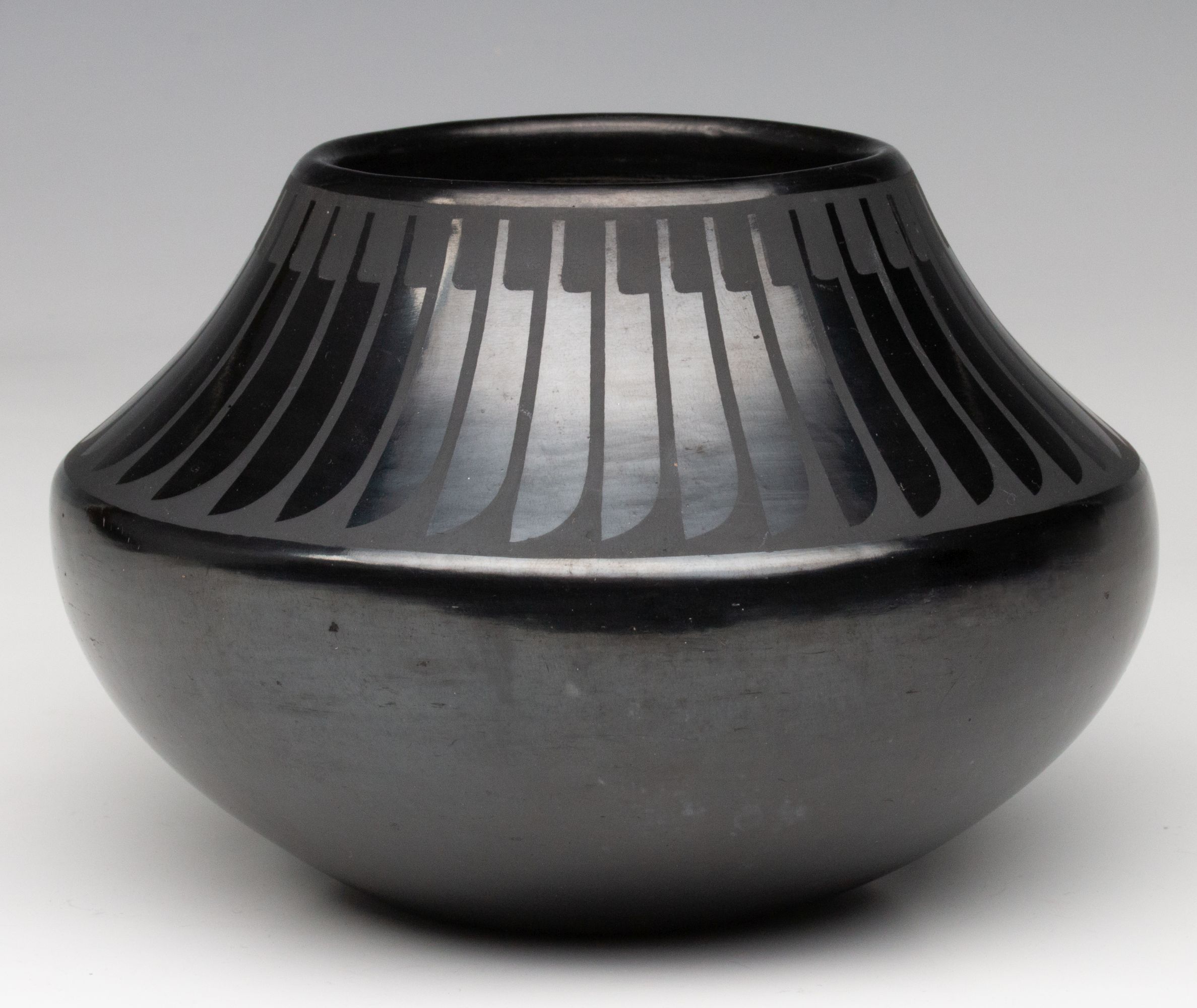 MARIA MARTINEZ (1887-1980) POLISHED JAR WITH FEATHERS