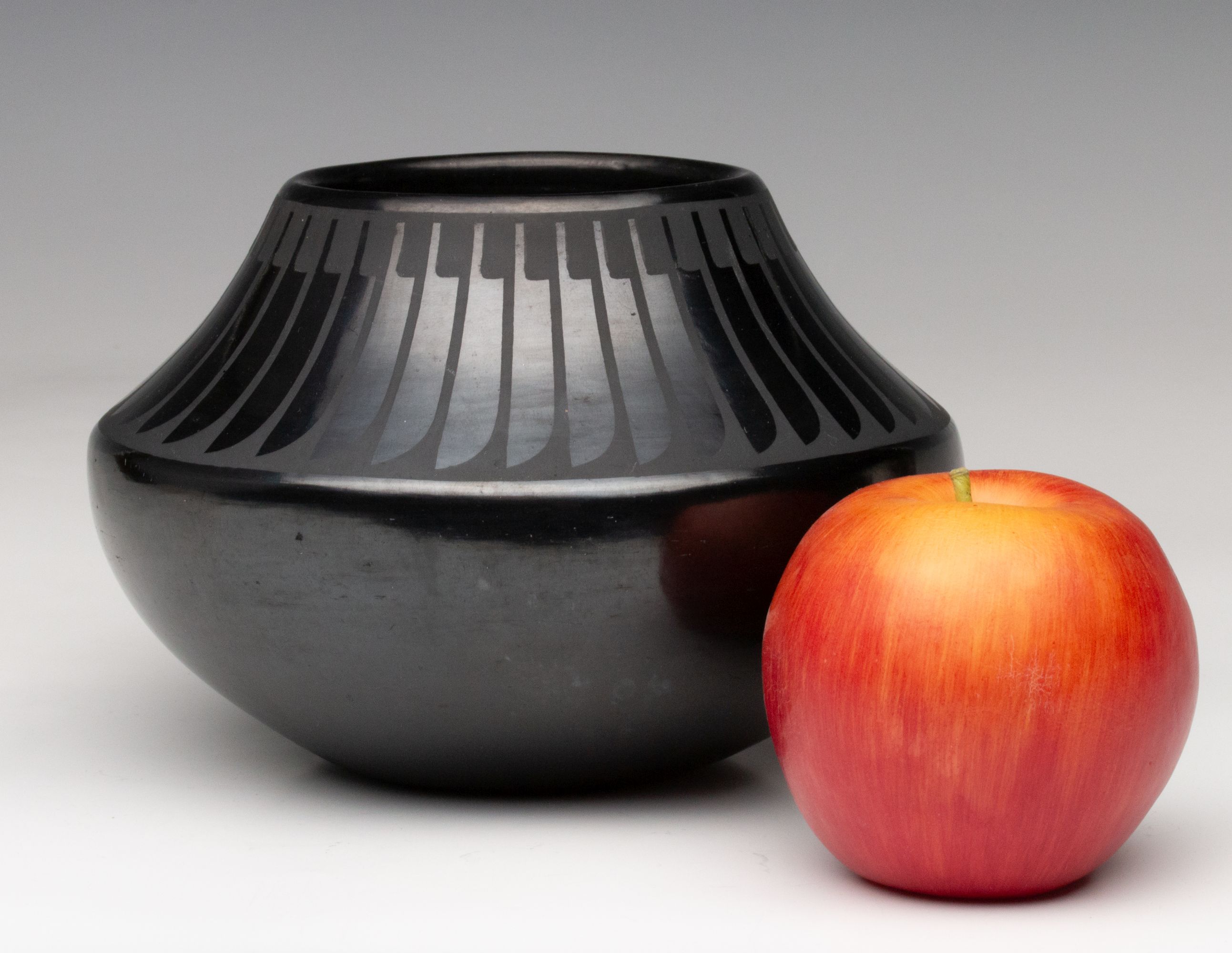 MARIA MARTINEZ (1887-1980) POLISHED JAR WITH FEATHERS