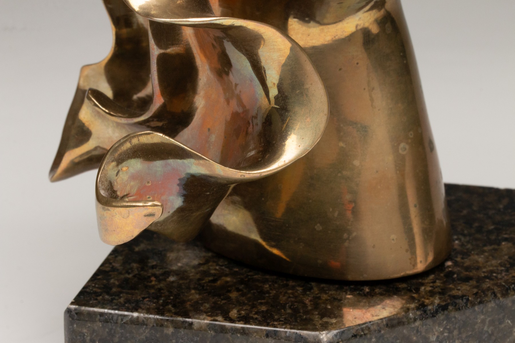 TOM RUNNELS AND CARMEN GUAY 20TH CENTURY SCULPTURE