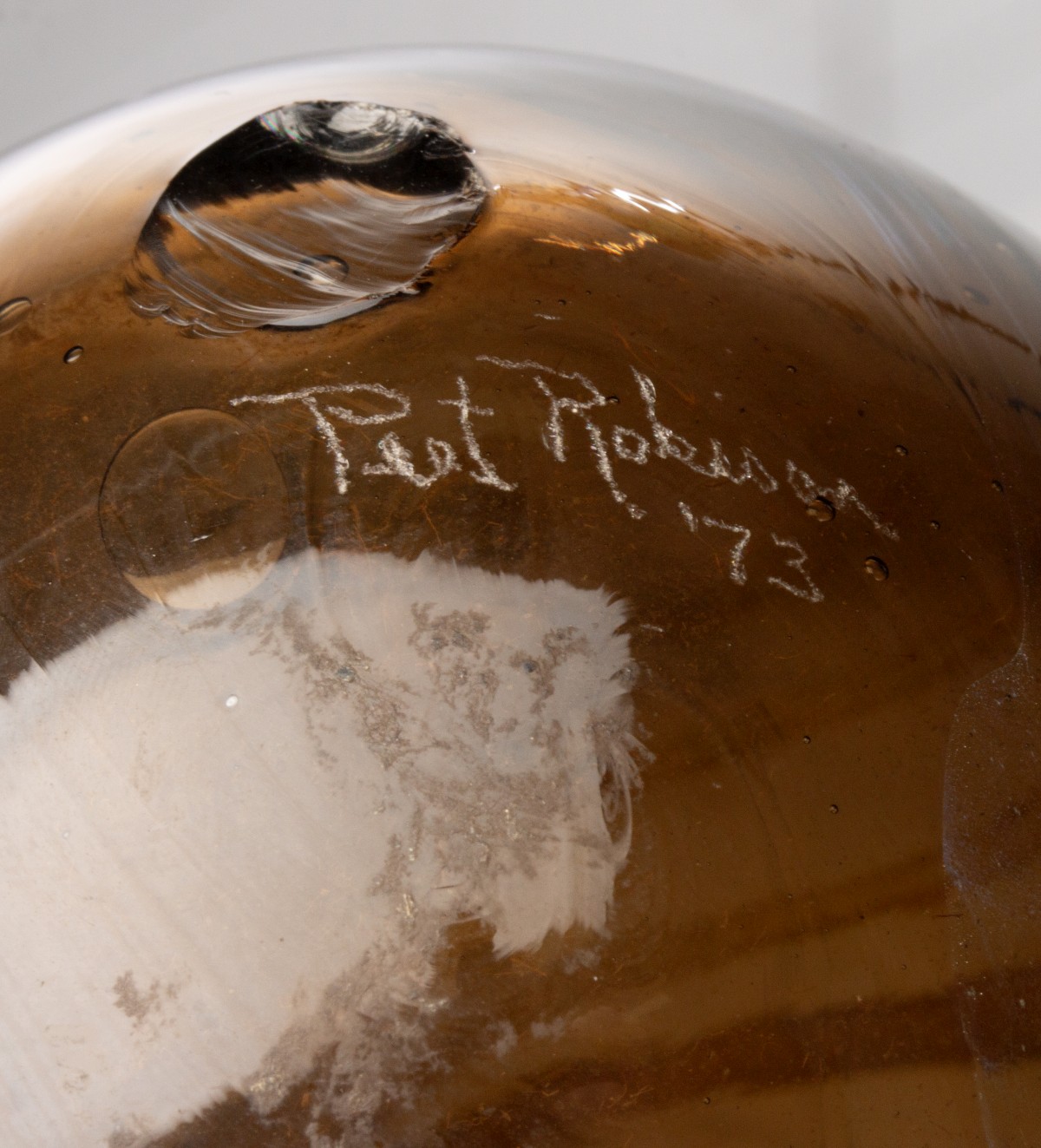 FIVE STUDIO GLASS OBJECTS BY PEET ROBINSON