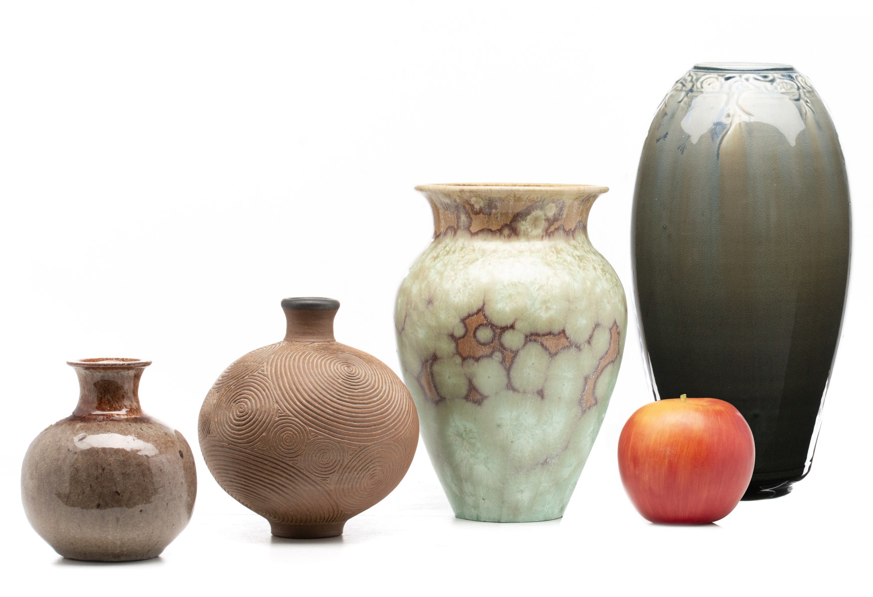A COLLECTION OF 20C. AMERICAN STUDIO POTTERY