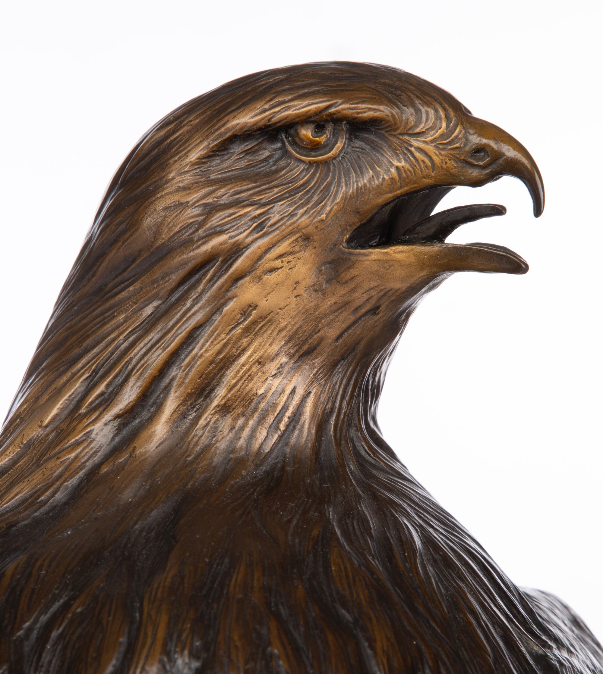 CLIFF HOLLESTELLE (BORN 1940) BRONZE FIGURE OF AN EAGLE