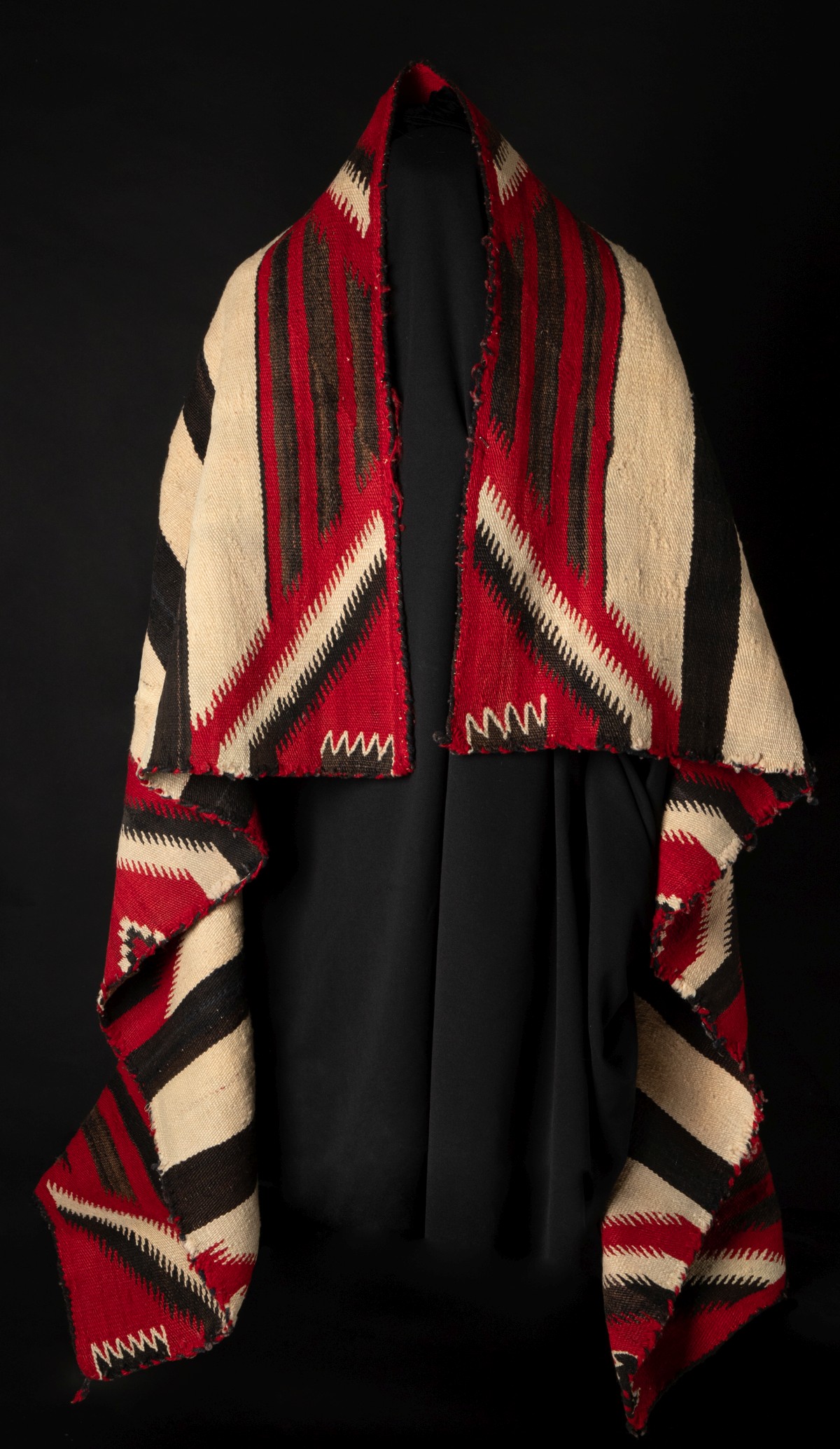A NAVAJO THIRD PHASE CHIEF'S BLANKET DESIGN WEAVING